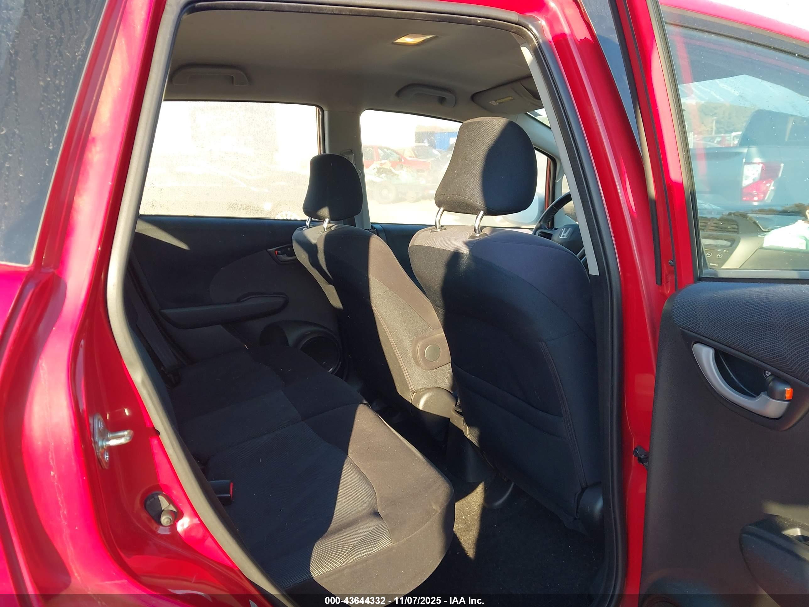 HONDA FIT image 8