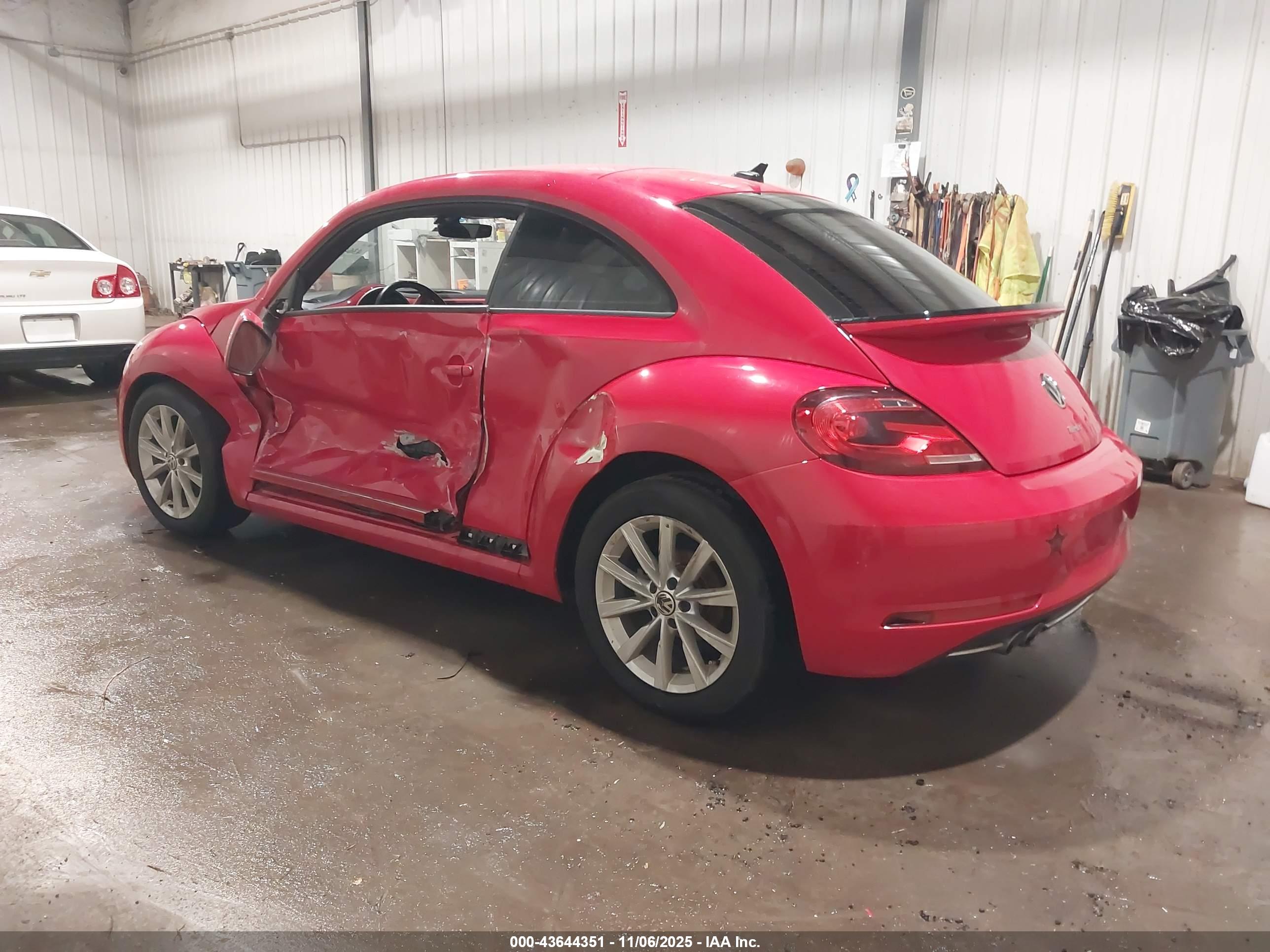VOLKSWAGEN BEETLE image 3