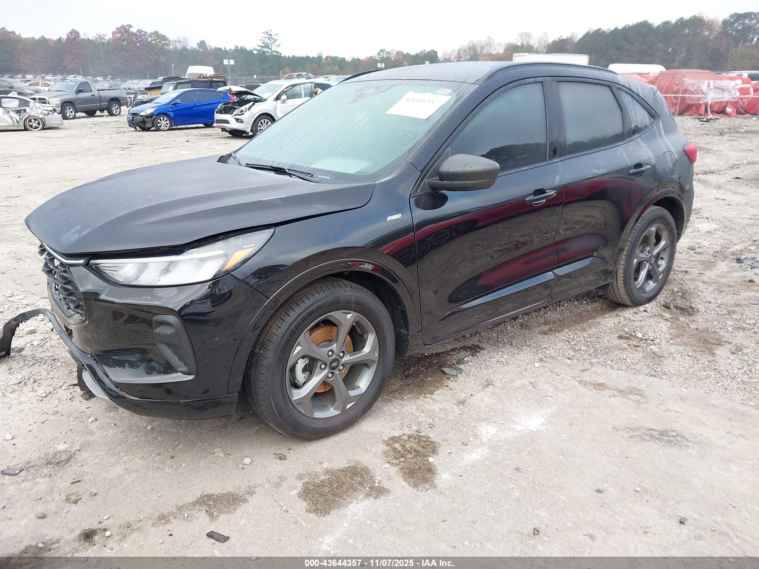 FORD ESCAPE image 2