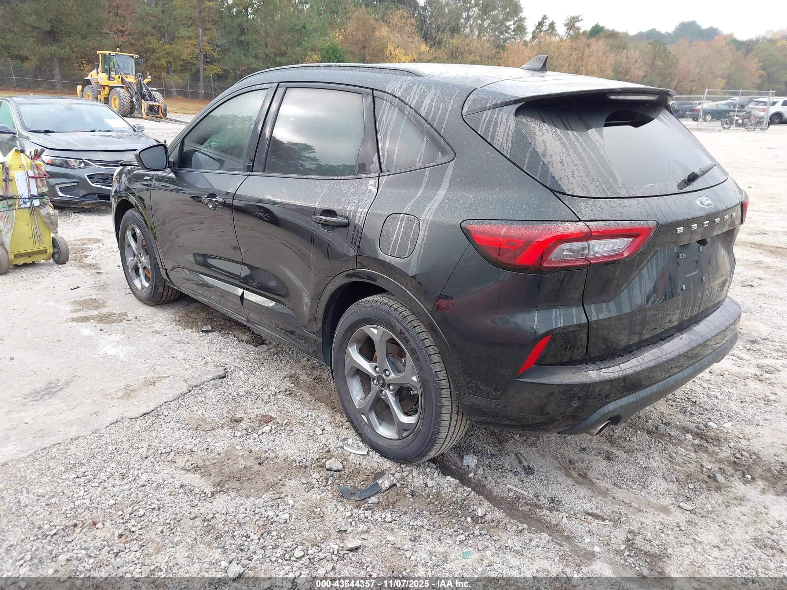 FORD ESCAPE image 3