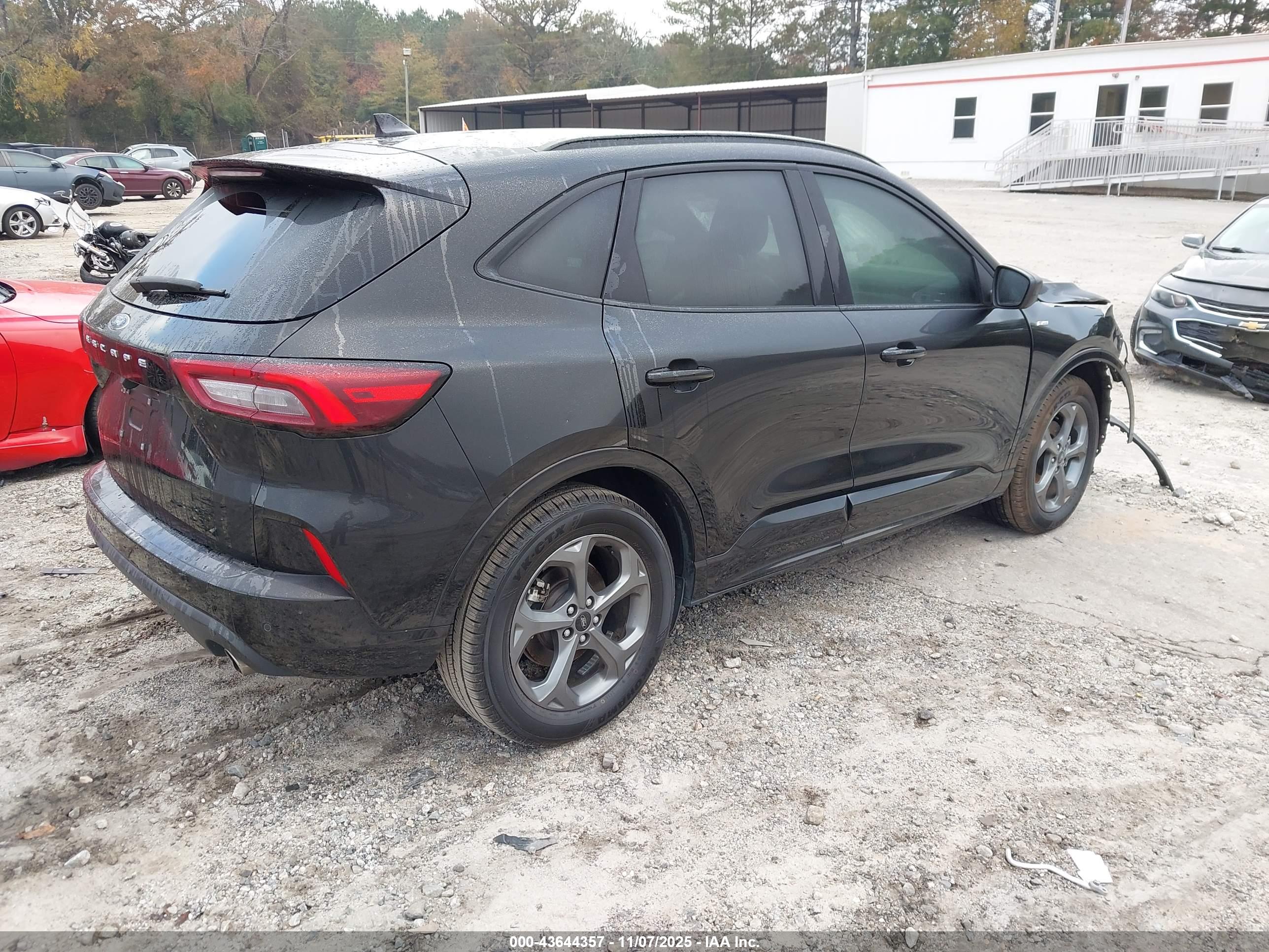 FORD ESCAPE image 4
