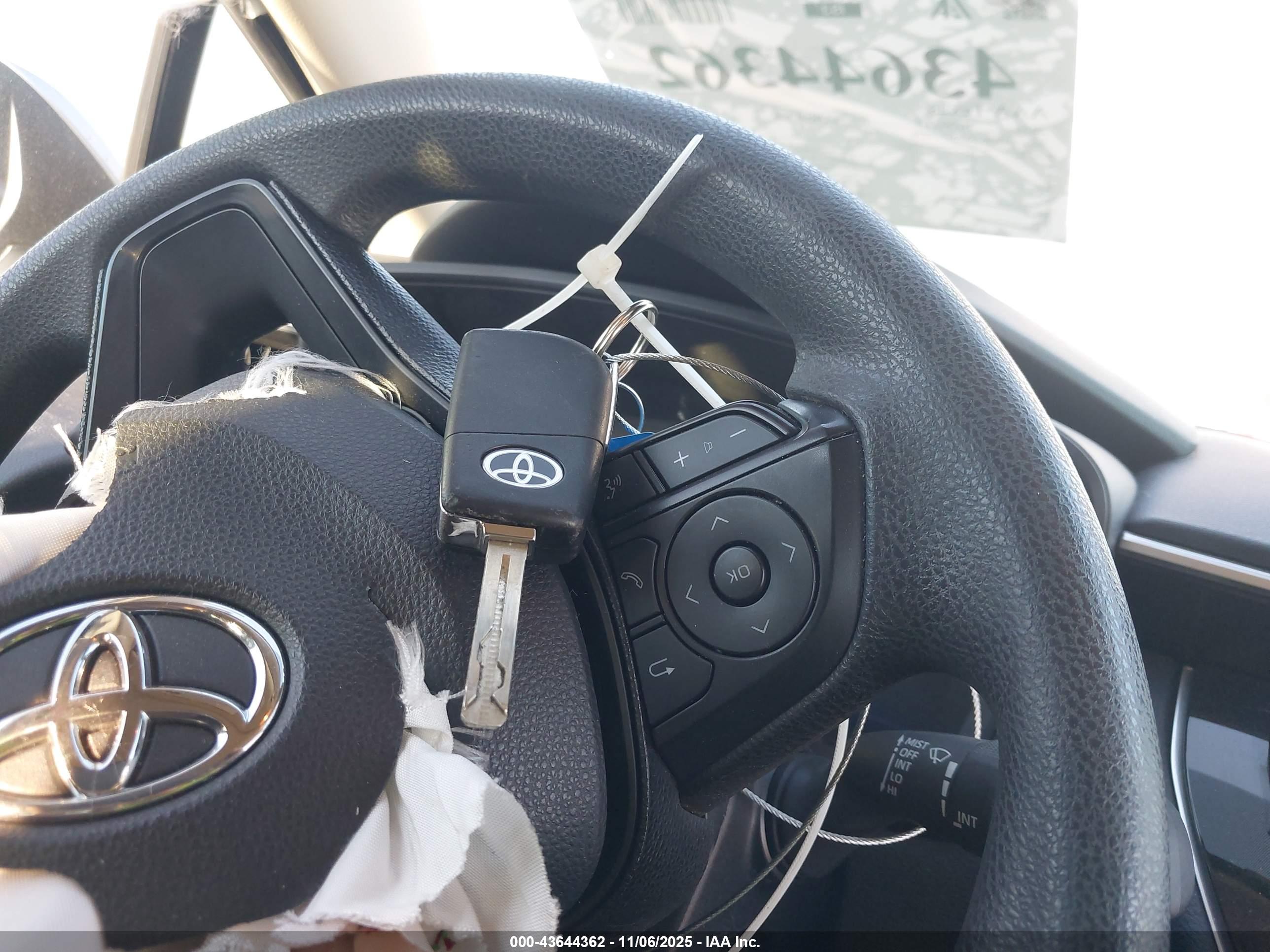 TOYOTA COROLLA image 11