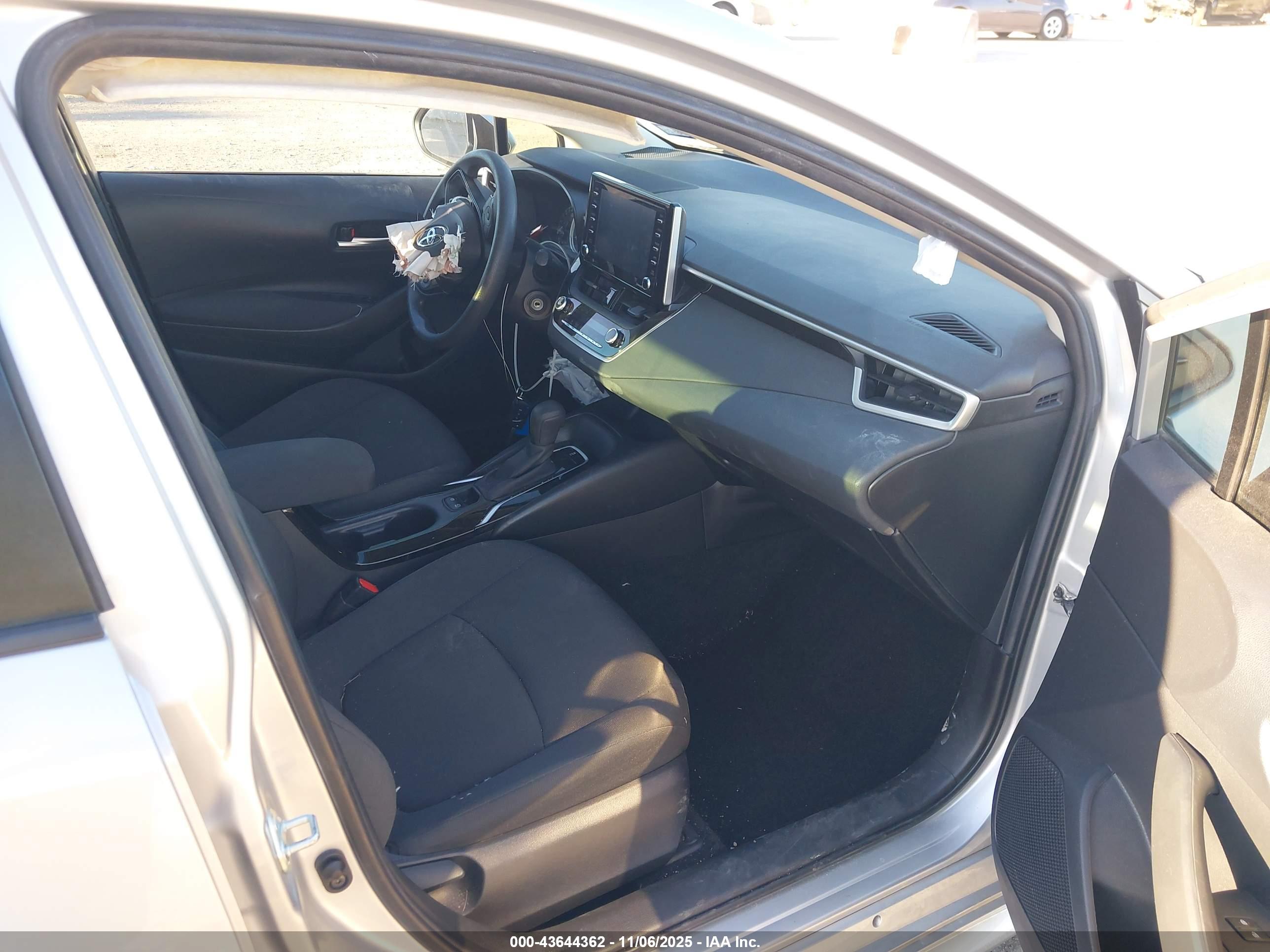 TOYOTA COROLLA image 5