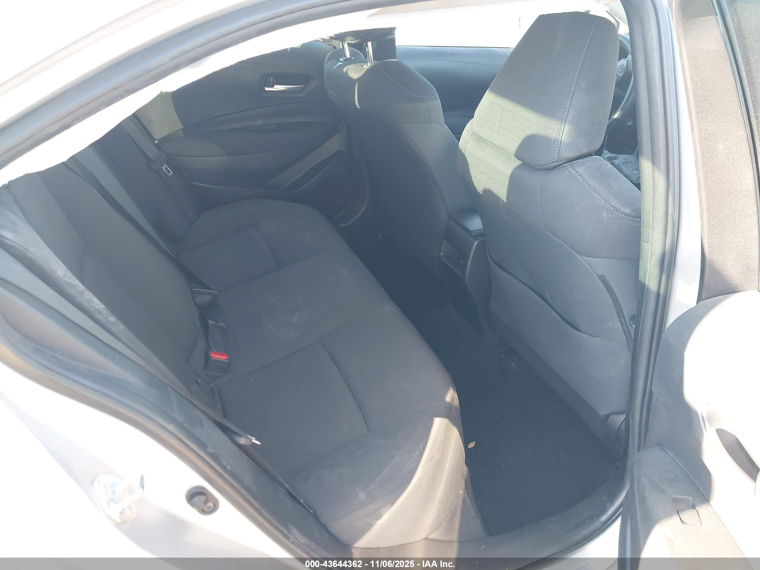 TOYOTA COROLLA image 8