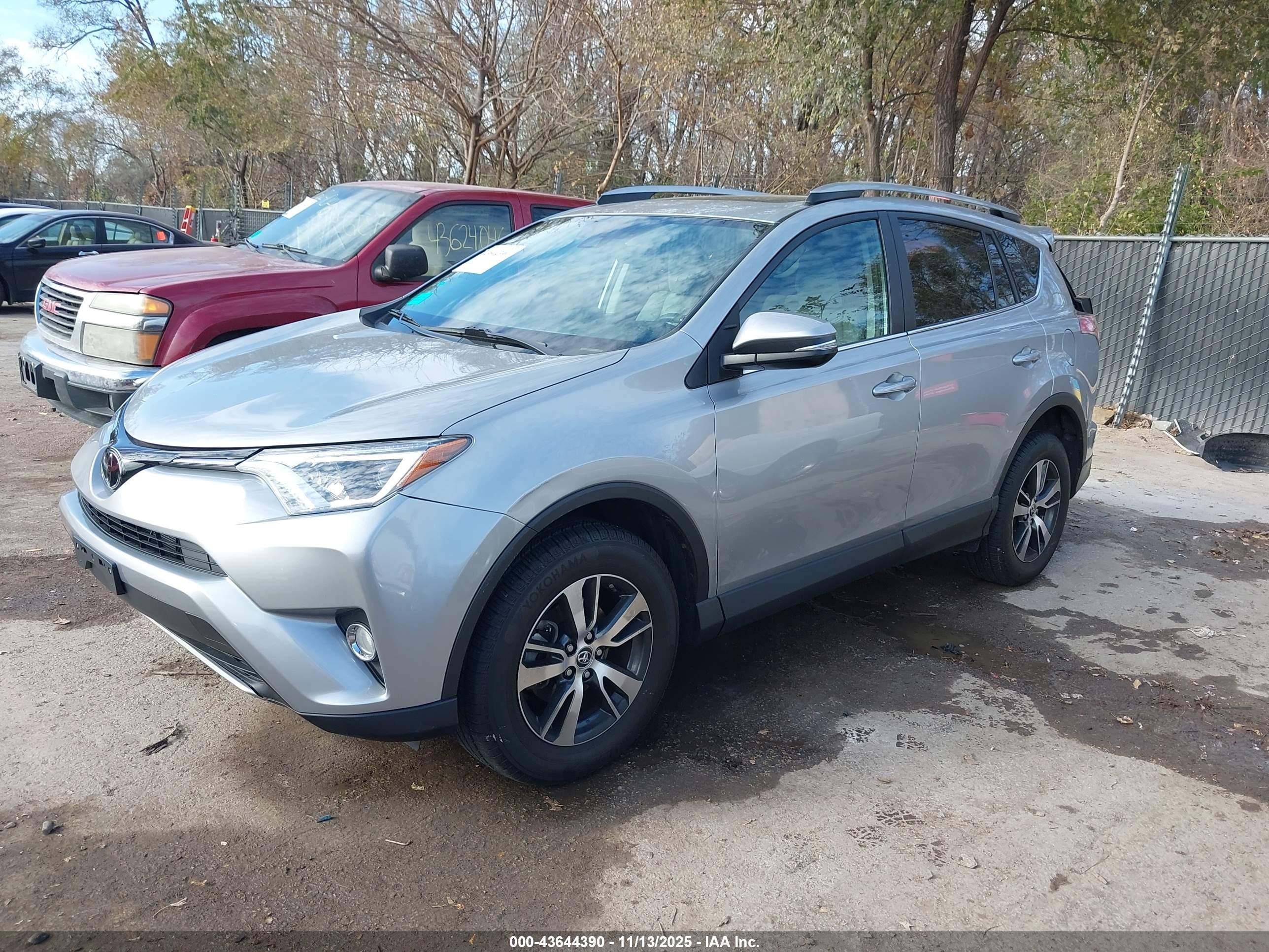 TOYOTA RAV4 image 2