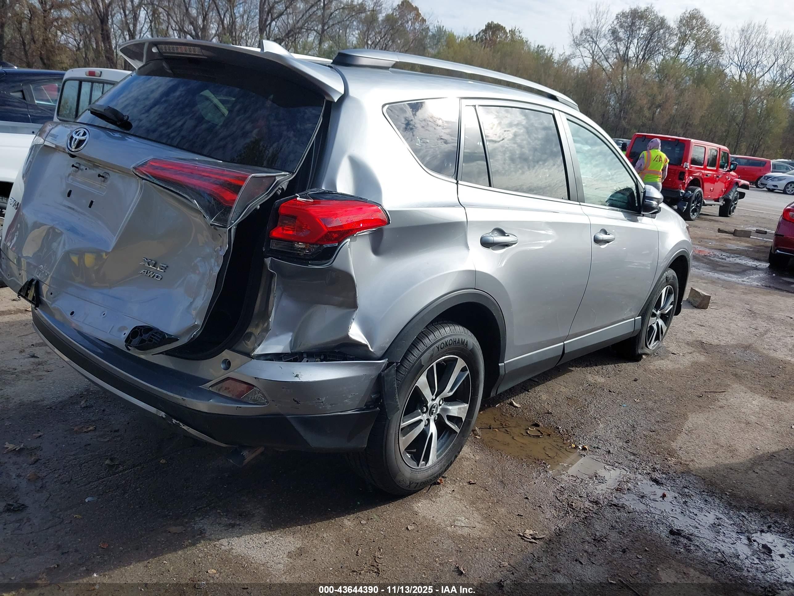 TOYOTA RAV4 image 4