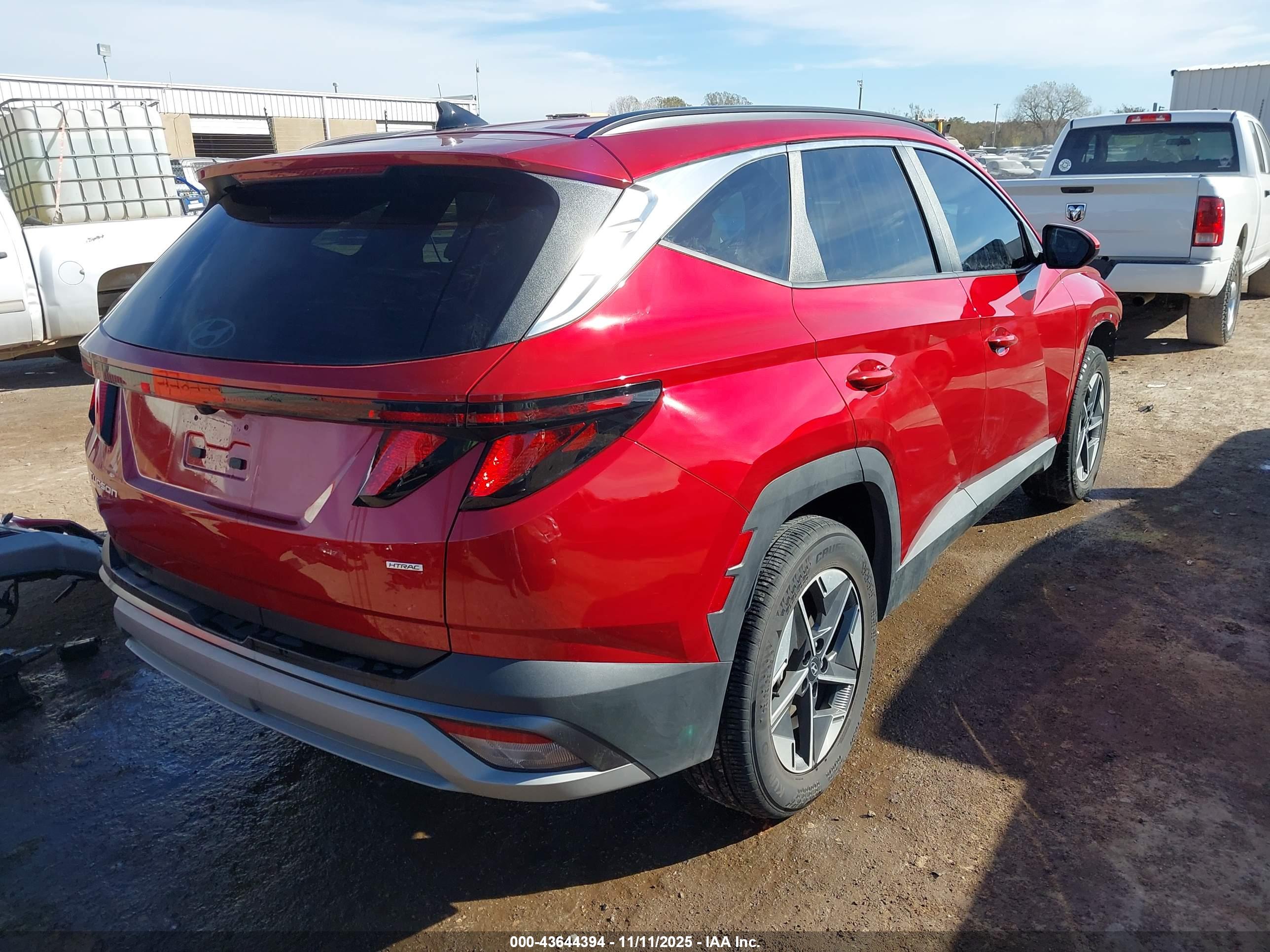 HYUNDAI TUCSON image 4