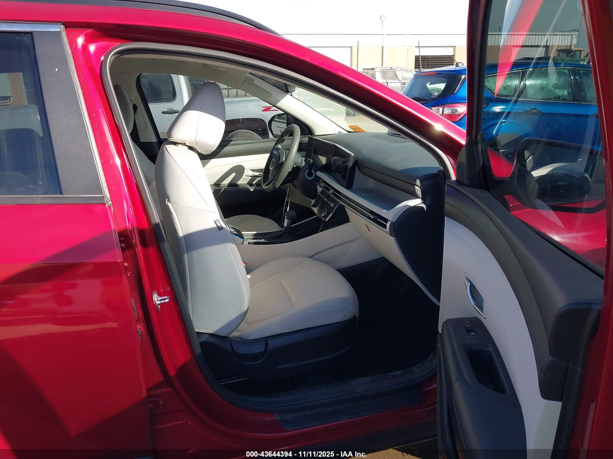 HYUNDAI TUCSON image 5