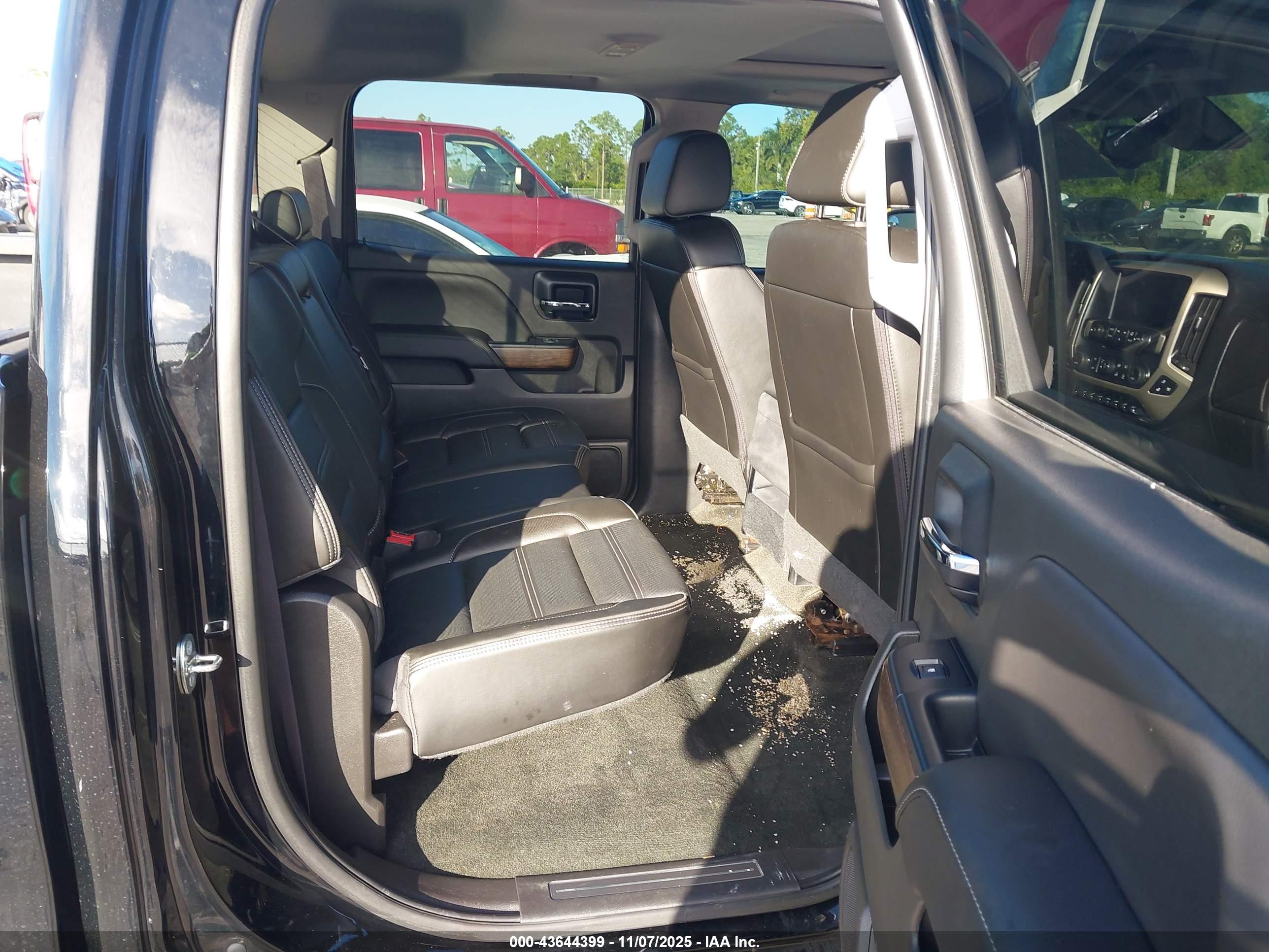 GMC SIERRA image 8