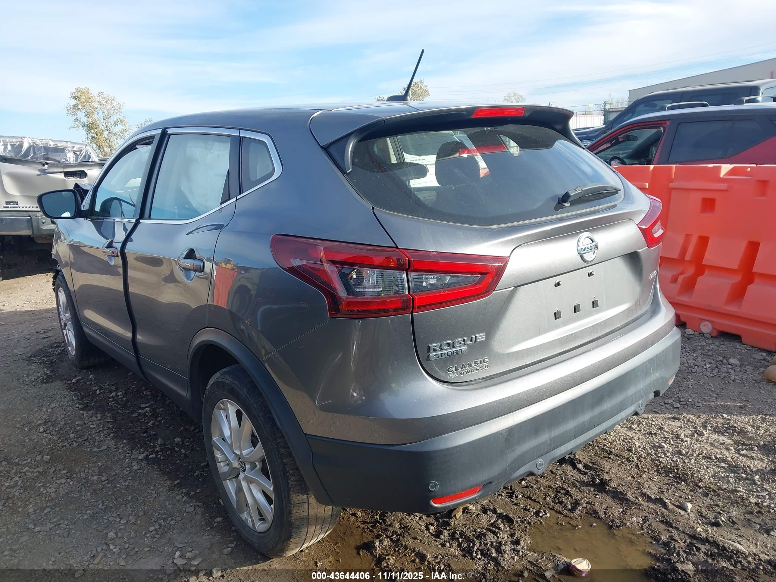 NISSAN ROGUE image 3