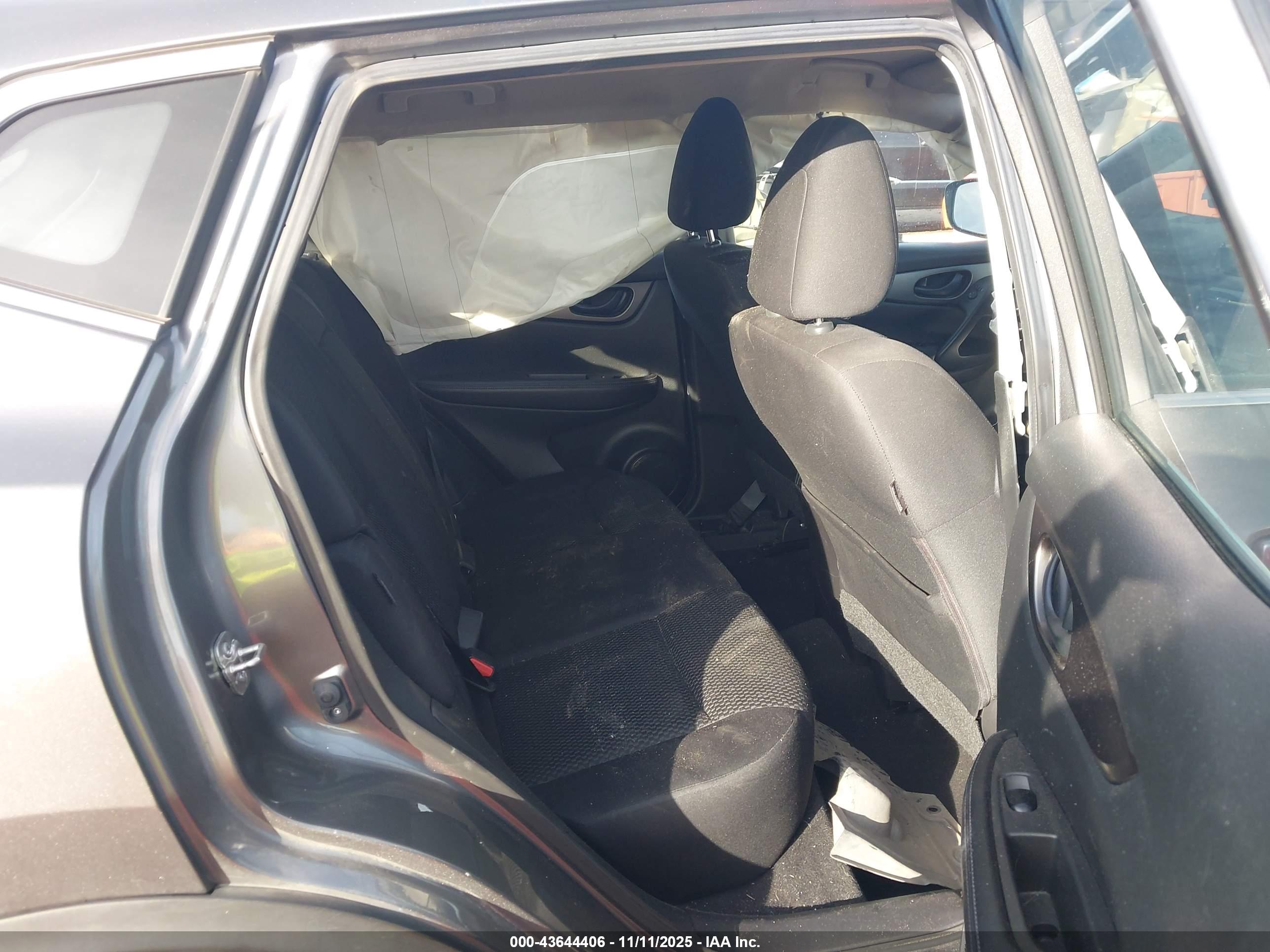 NISSAN ROGUE image 8