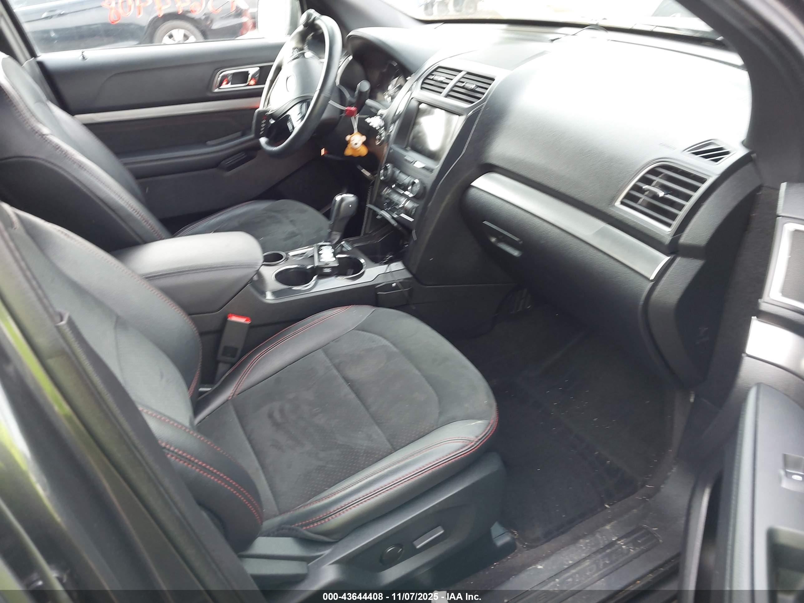 FORD EXPLORER image 5