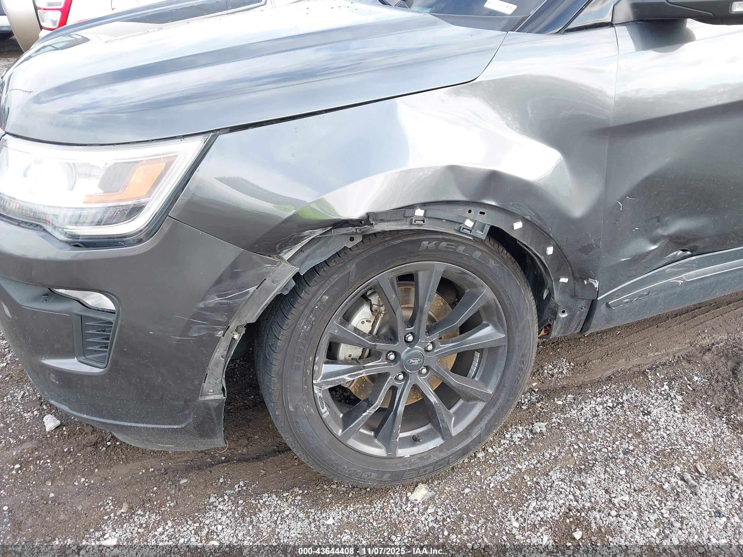 FORD EXPLORER image 6