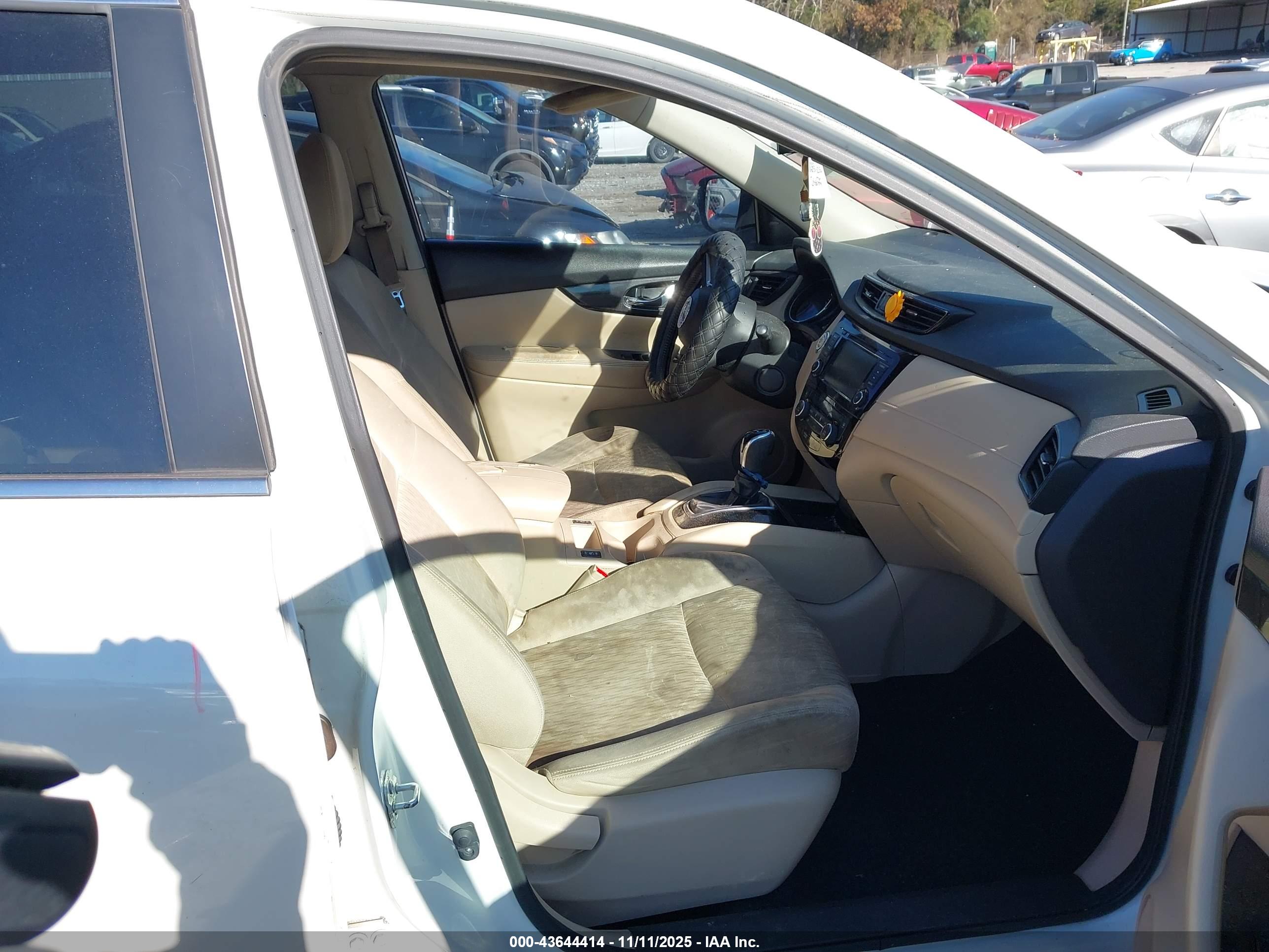 NISSAN ROGUE image 5