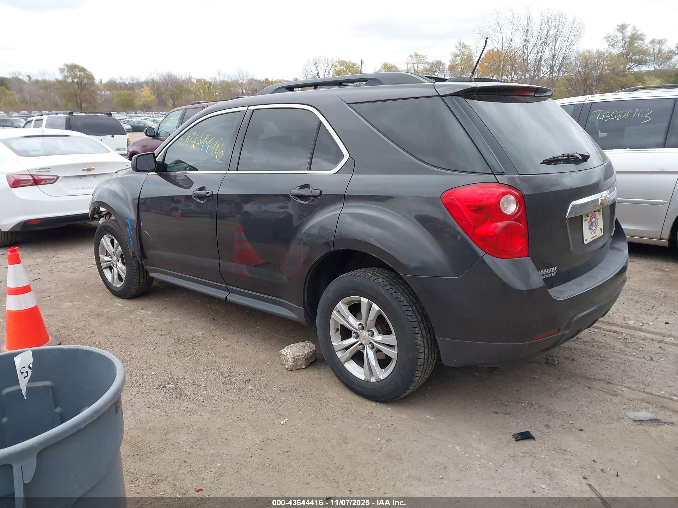 CHEVROLET EQUINOX image 3