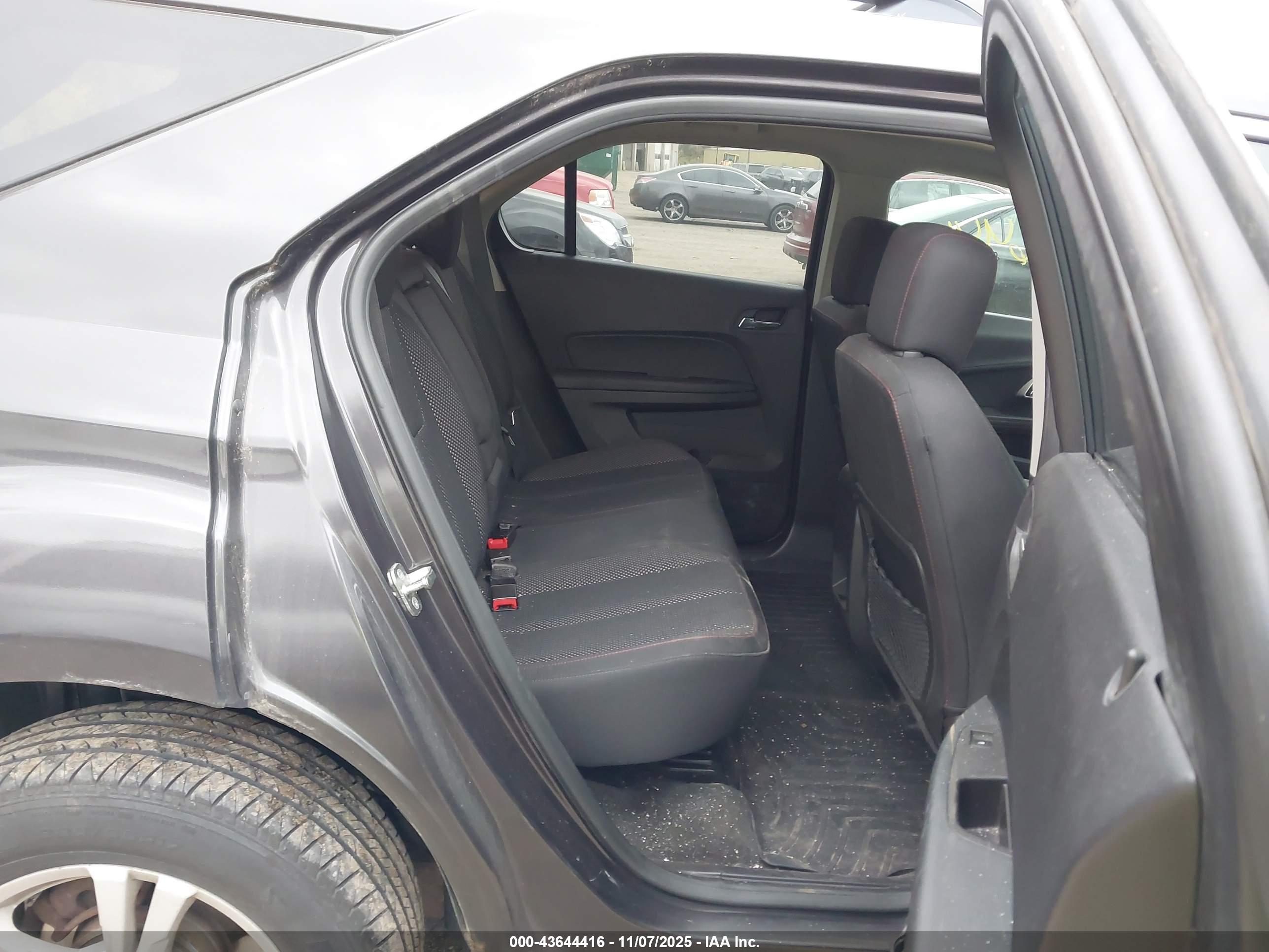 CHEVROLET EQUINOX image 8