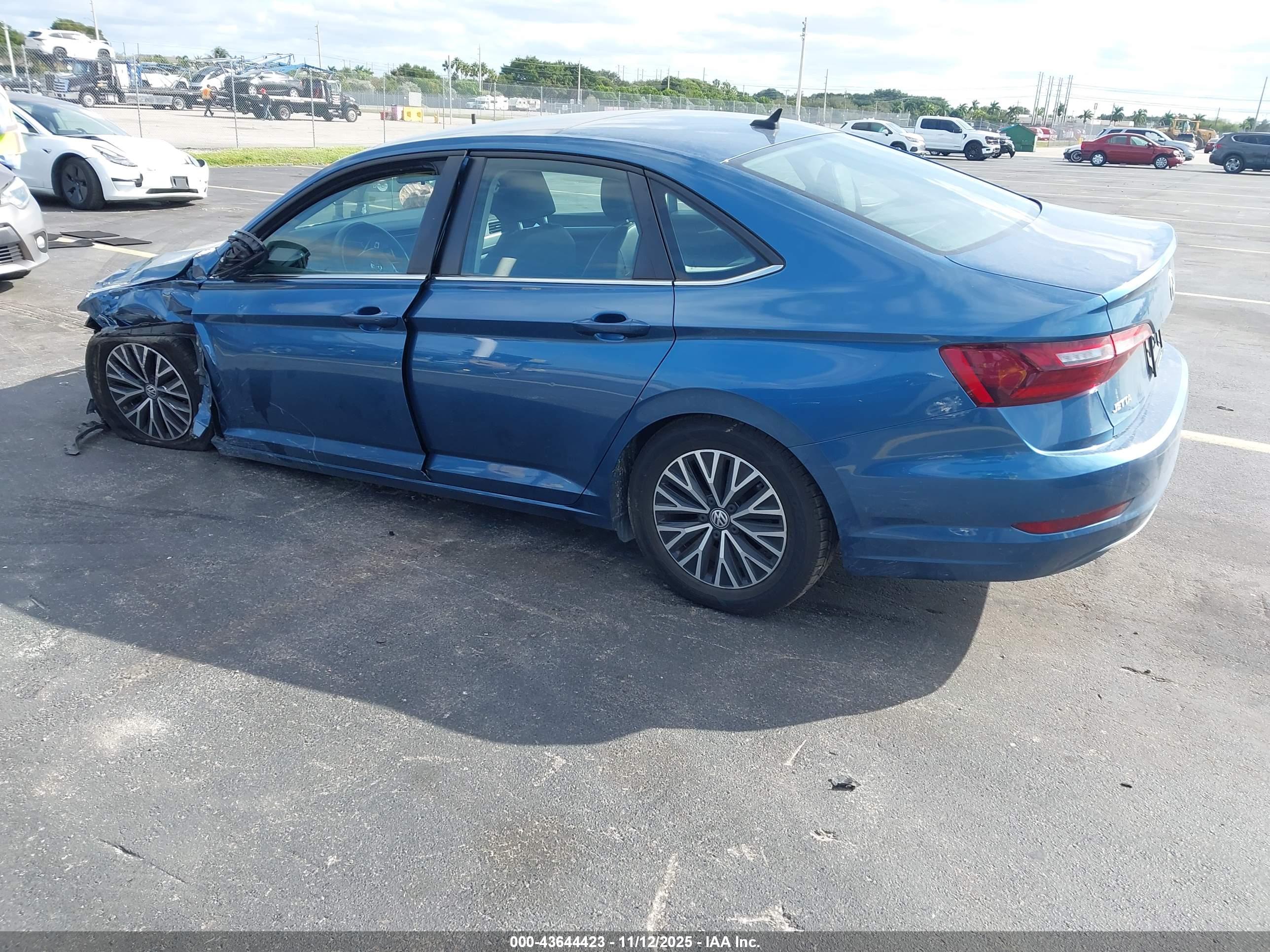 VOLKSWAGEN JETTA image 3