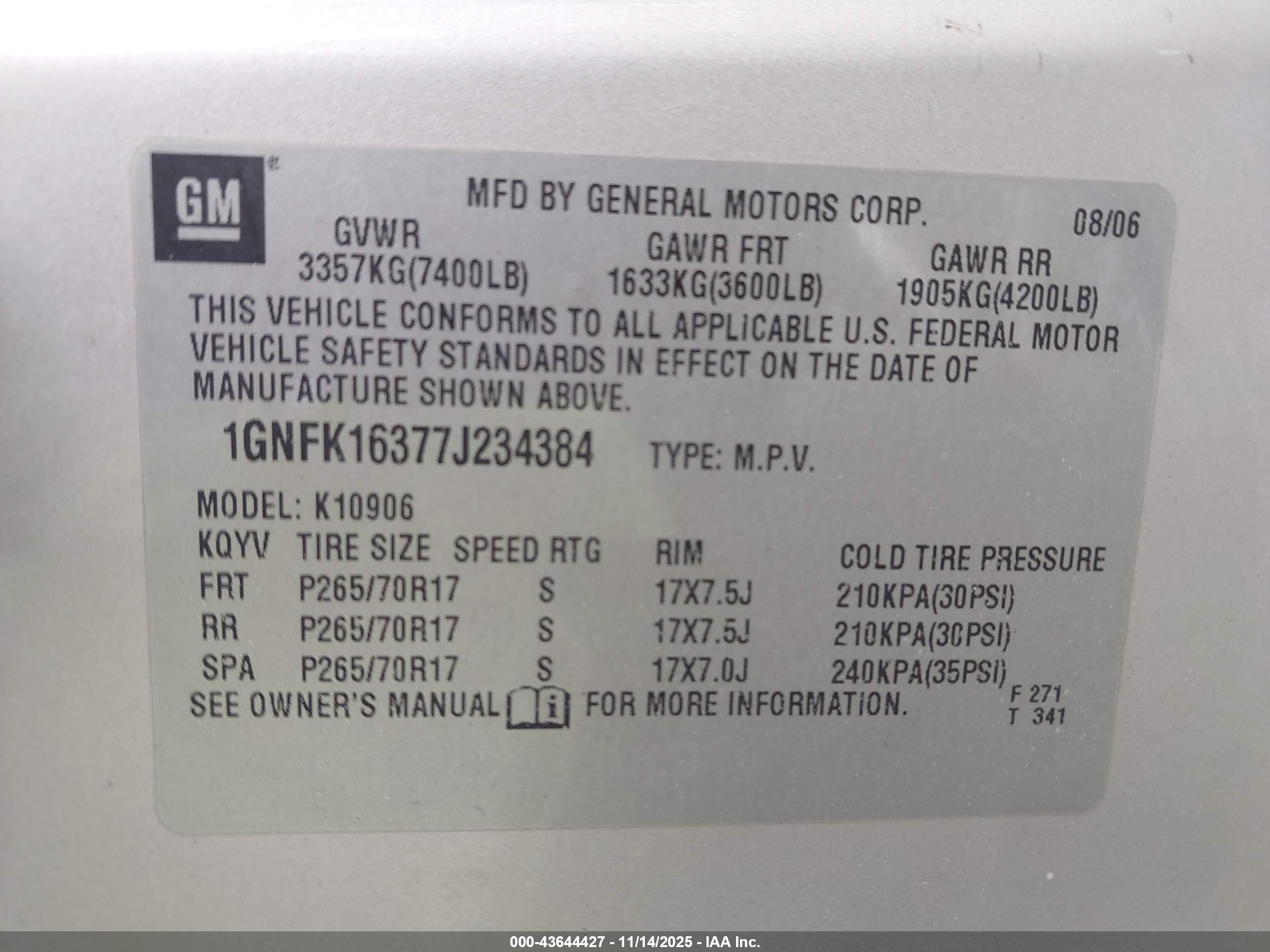 CHEVROLET SUBURBAN image 9
