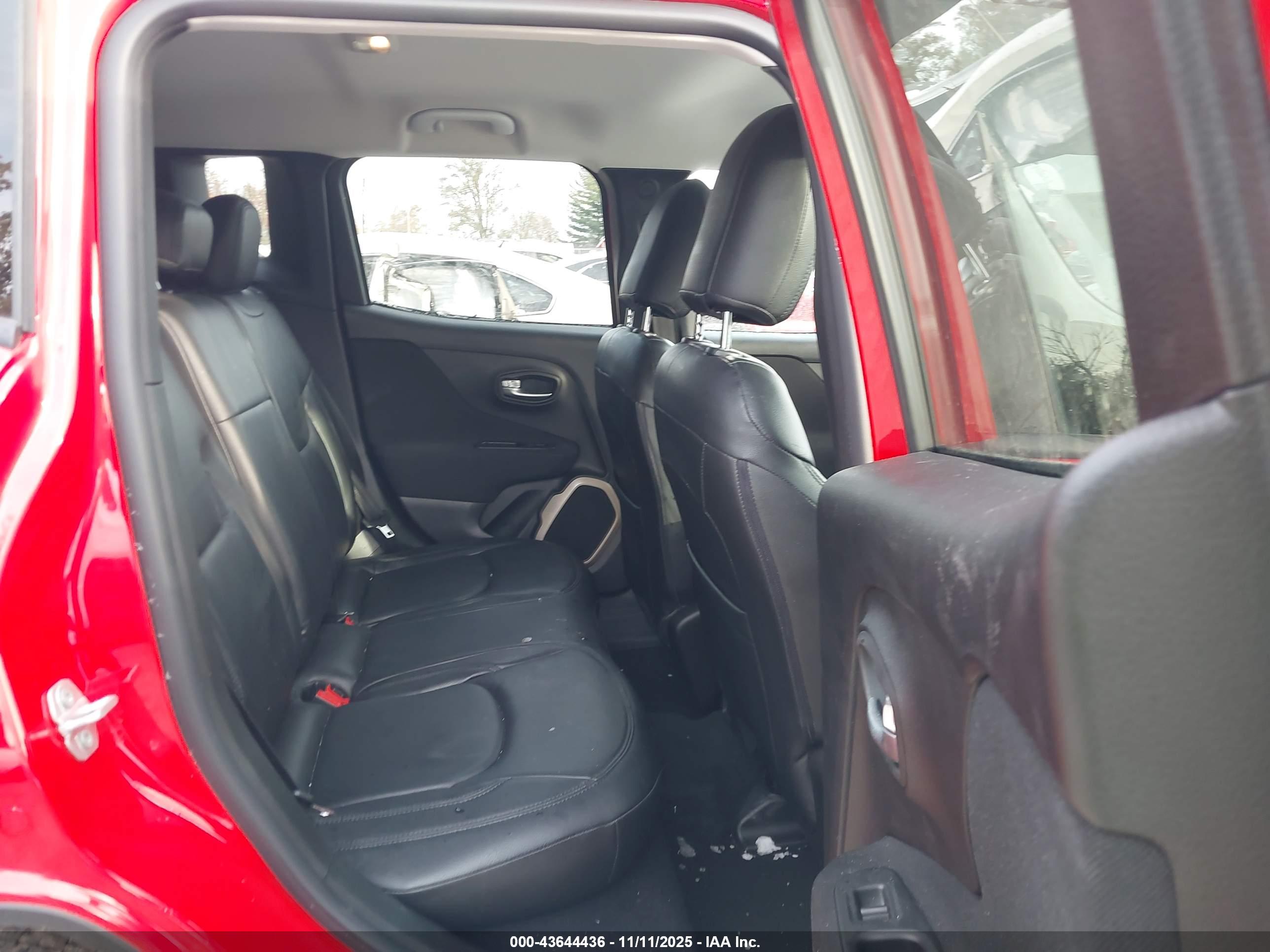JEEP RENEGADE image 8