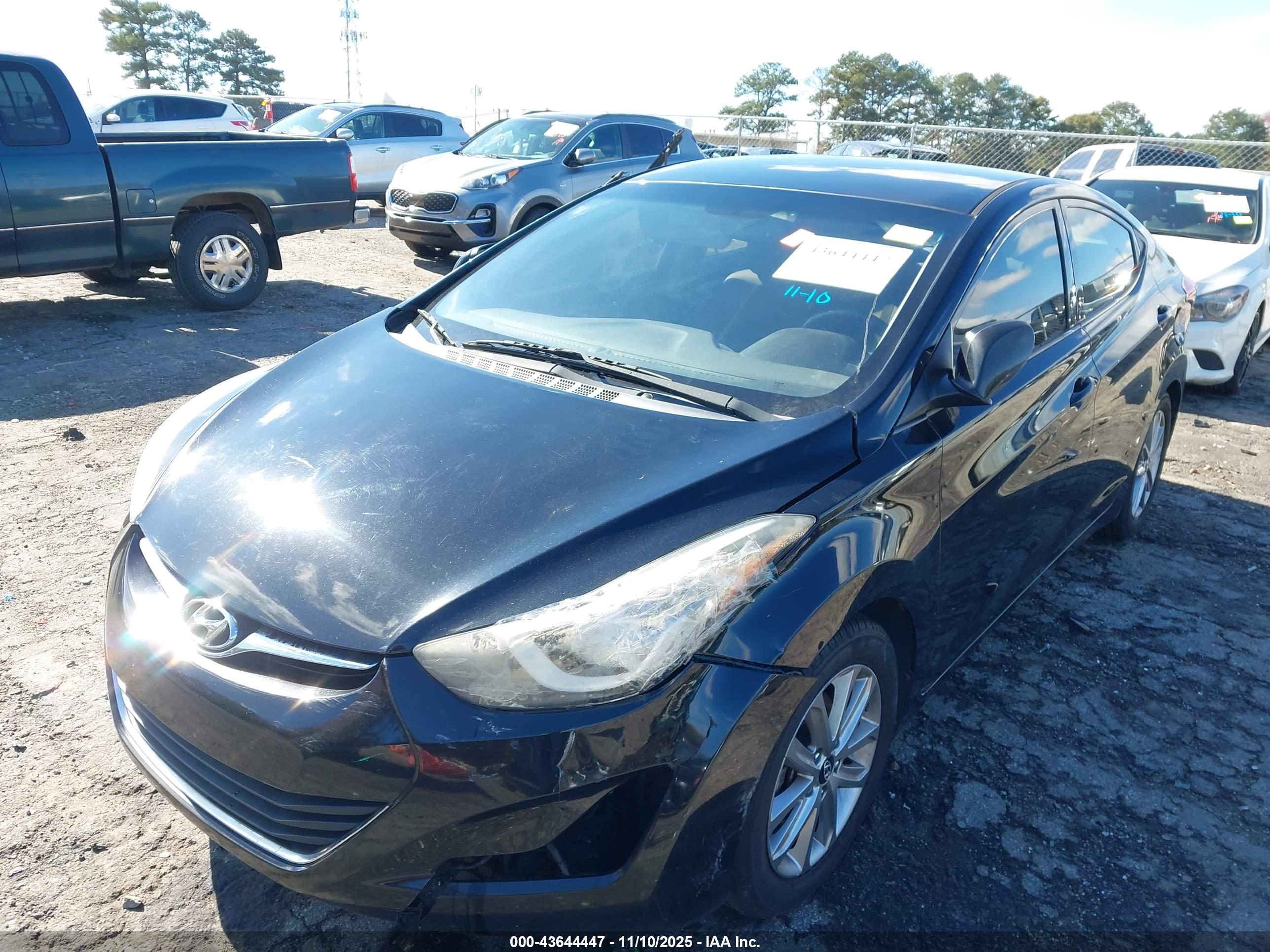 HYUNDAI ELANTRA image 6