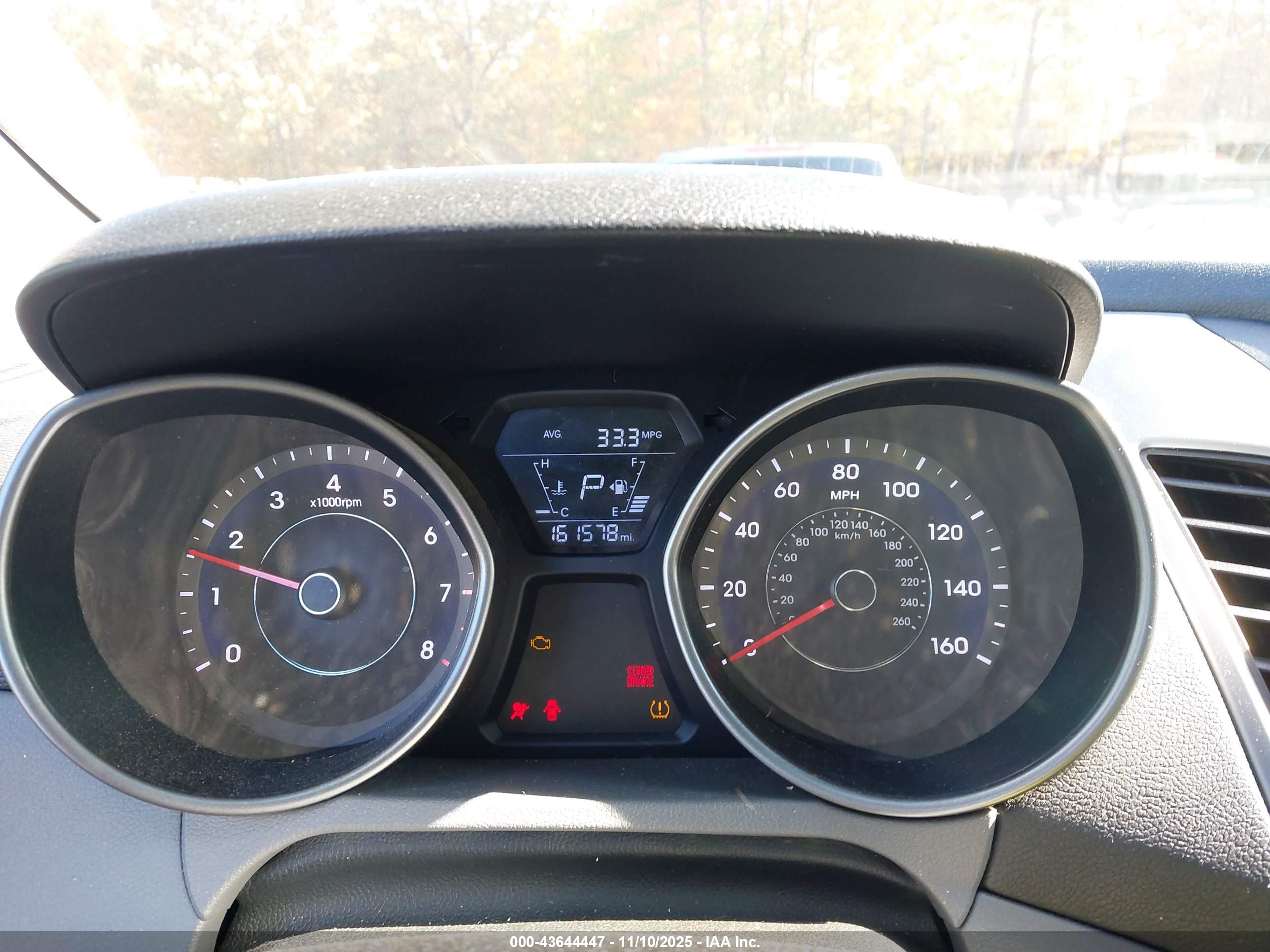 HYUNDAI ELANTRA image 7