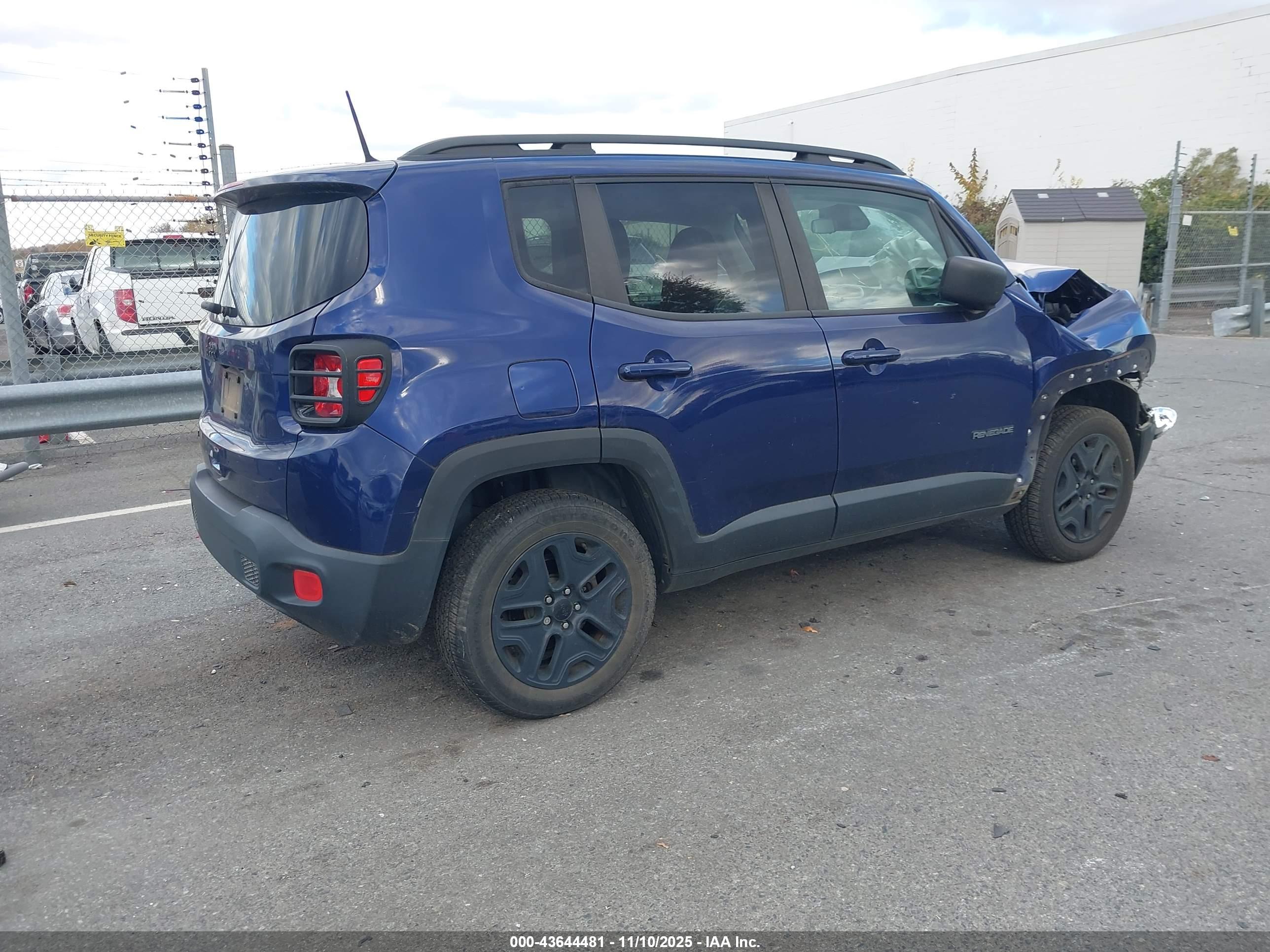 JEEP RENEGADE image 4