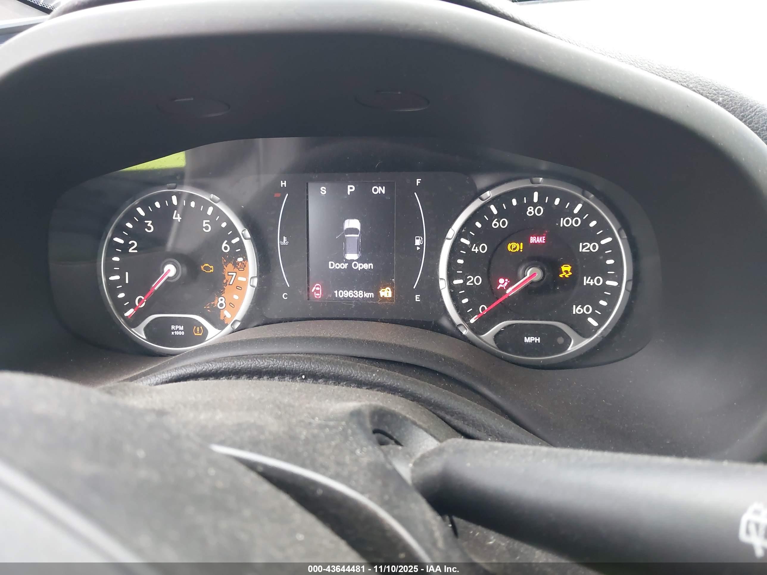 JEEP RENEGADE image 7