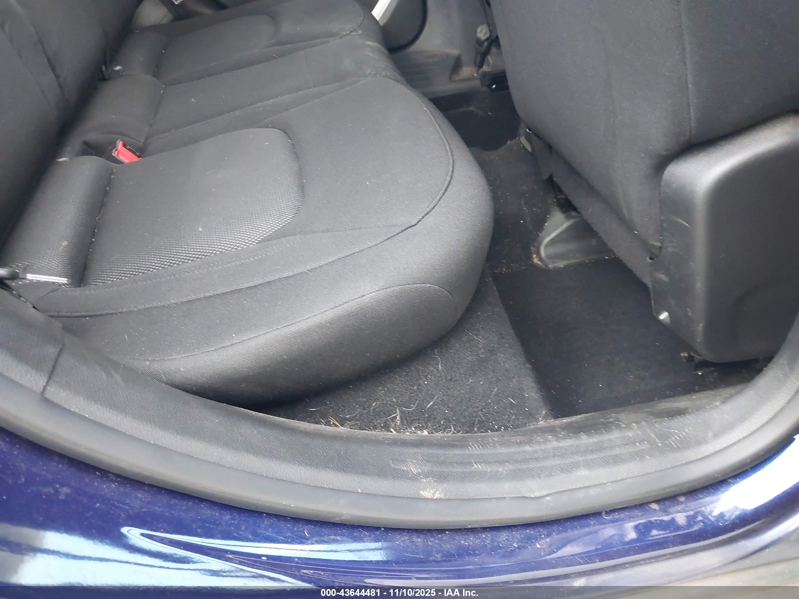 JEEP RENEGADE image 8