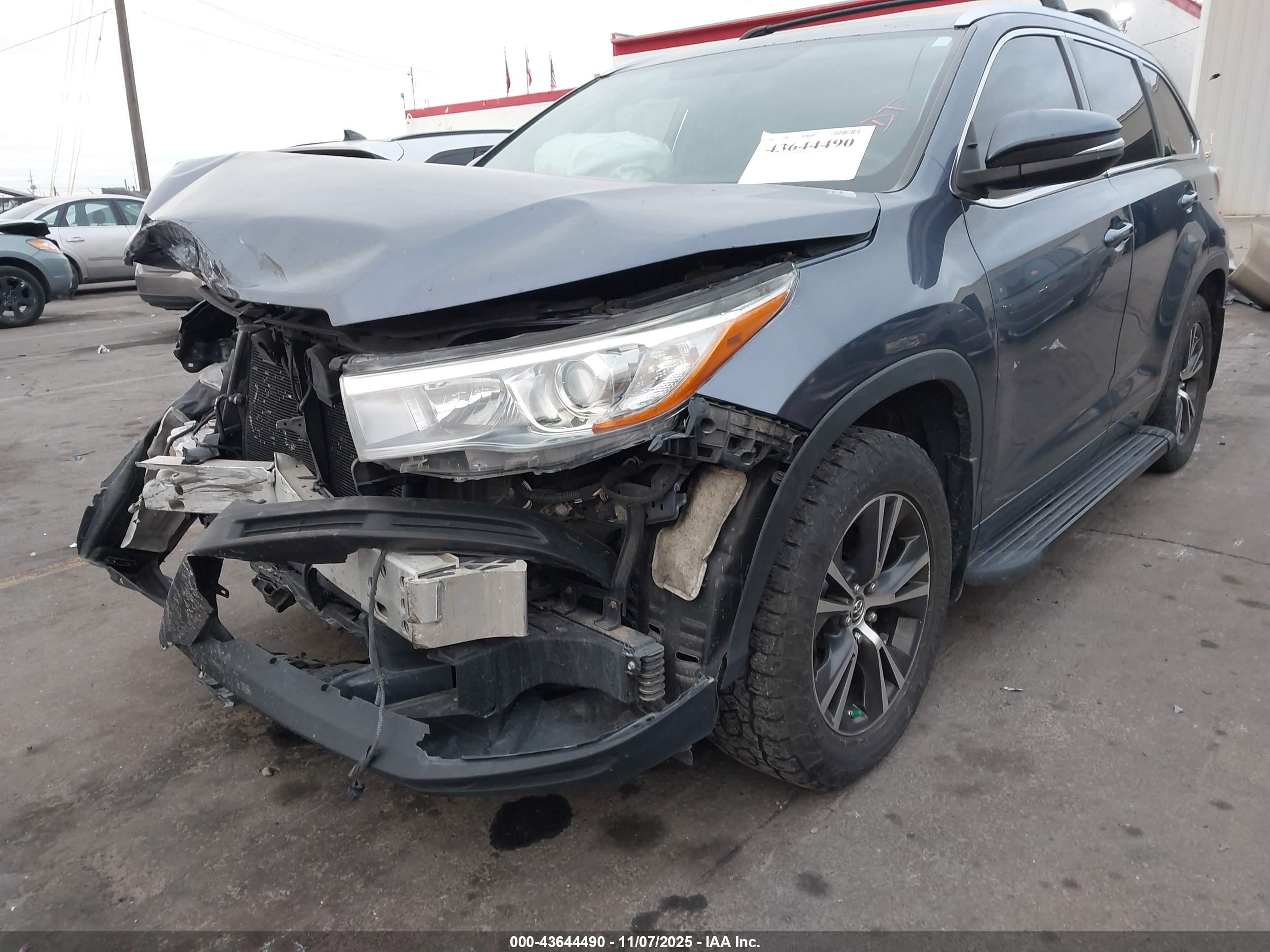 TOYOTA HIGHLANDER image 6