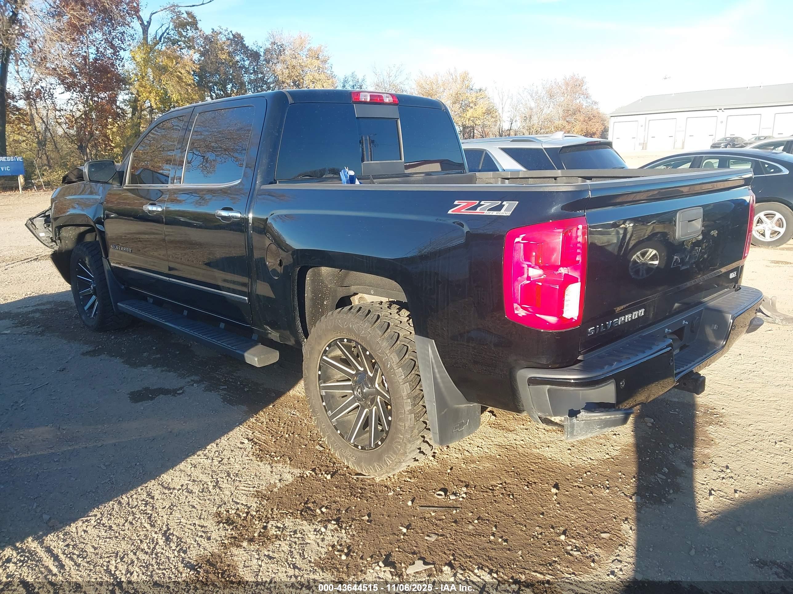 CHEVROLET SILVERADO image 3