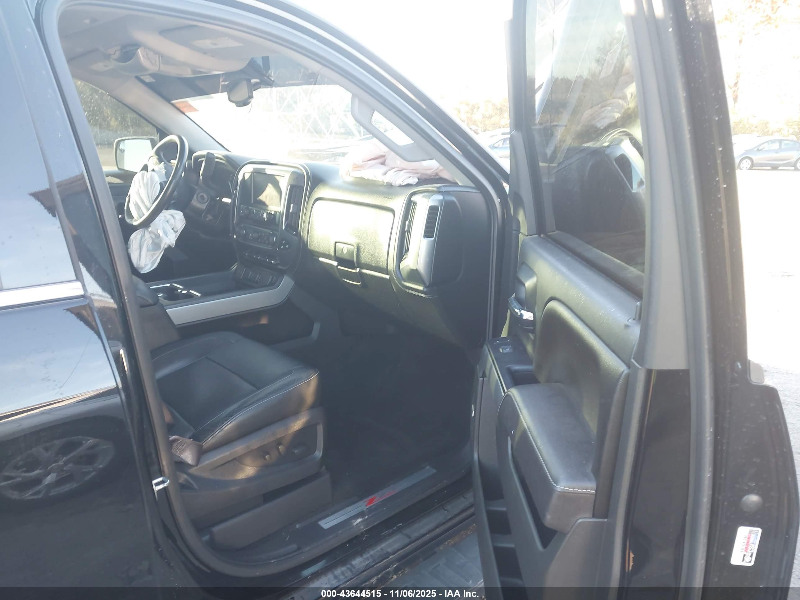CHEVROLET SILVERADO image 5