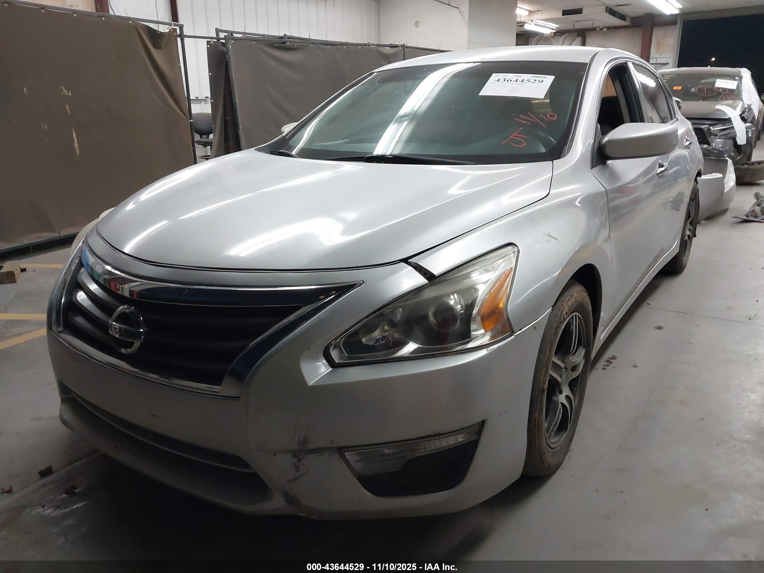 NISSAN ALTIMA image 2