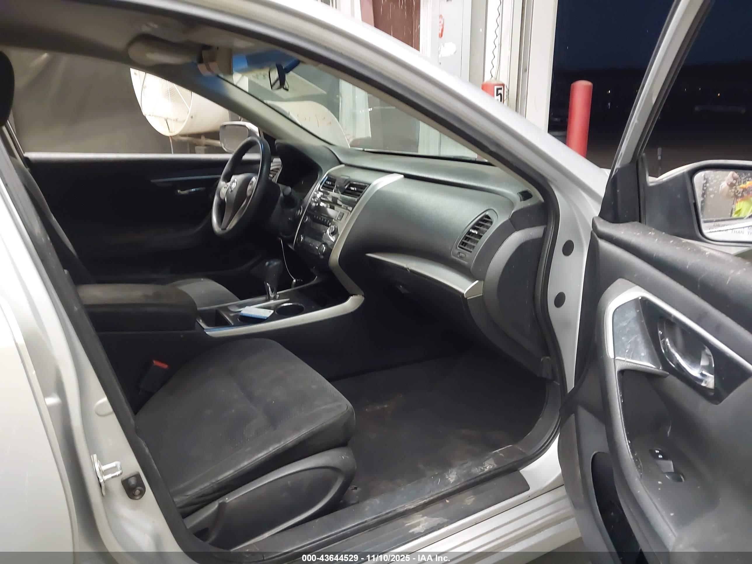 NISSAN ALTIMA image 5