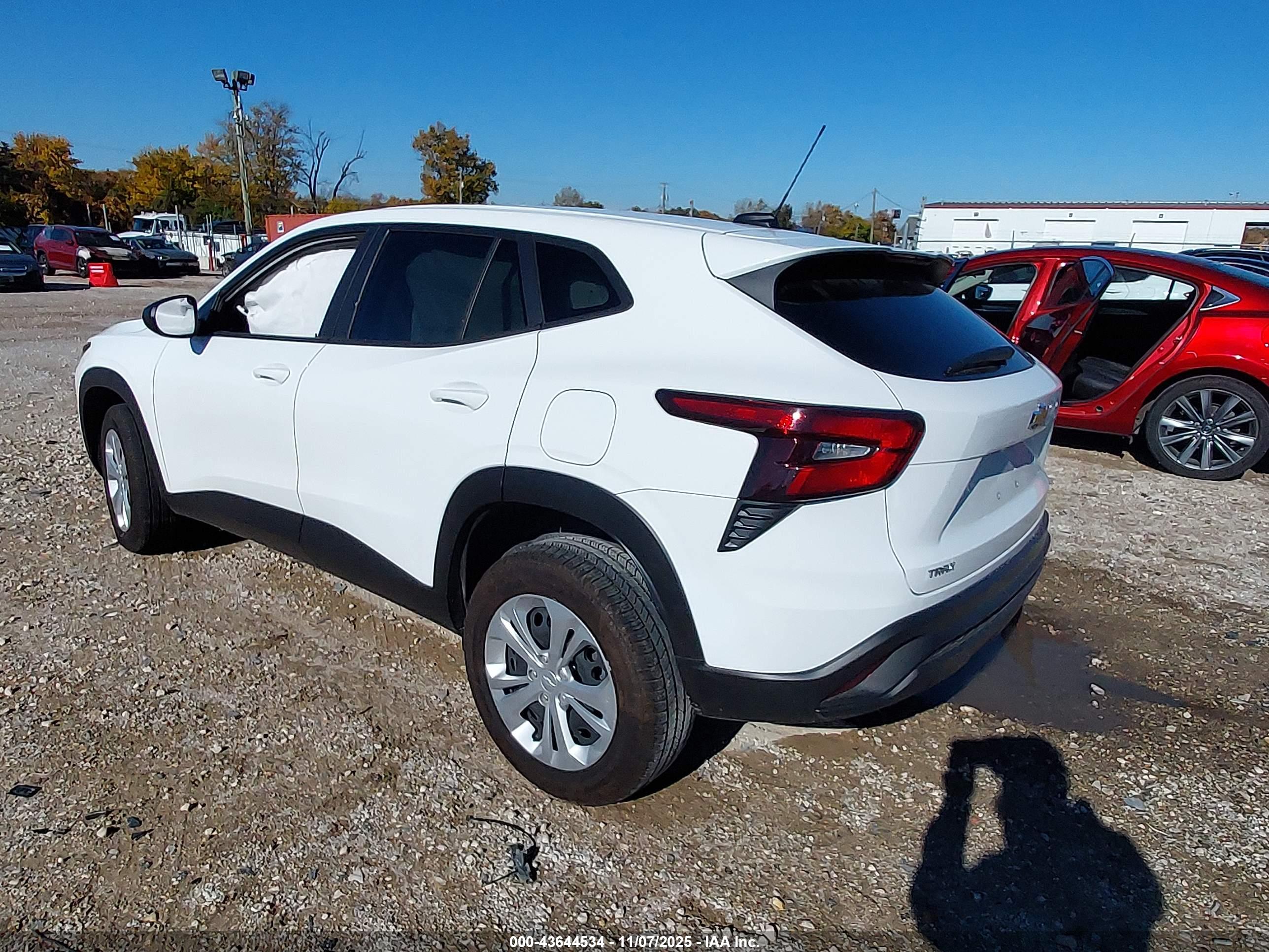 CHEVROLET TRAX image 3