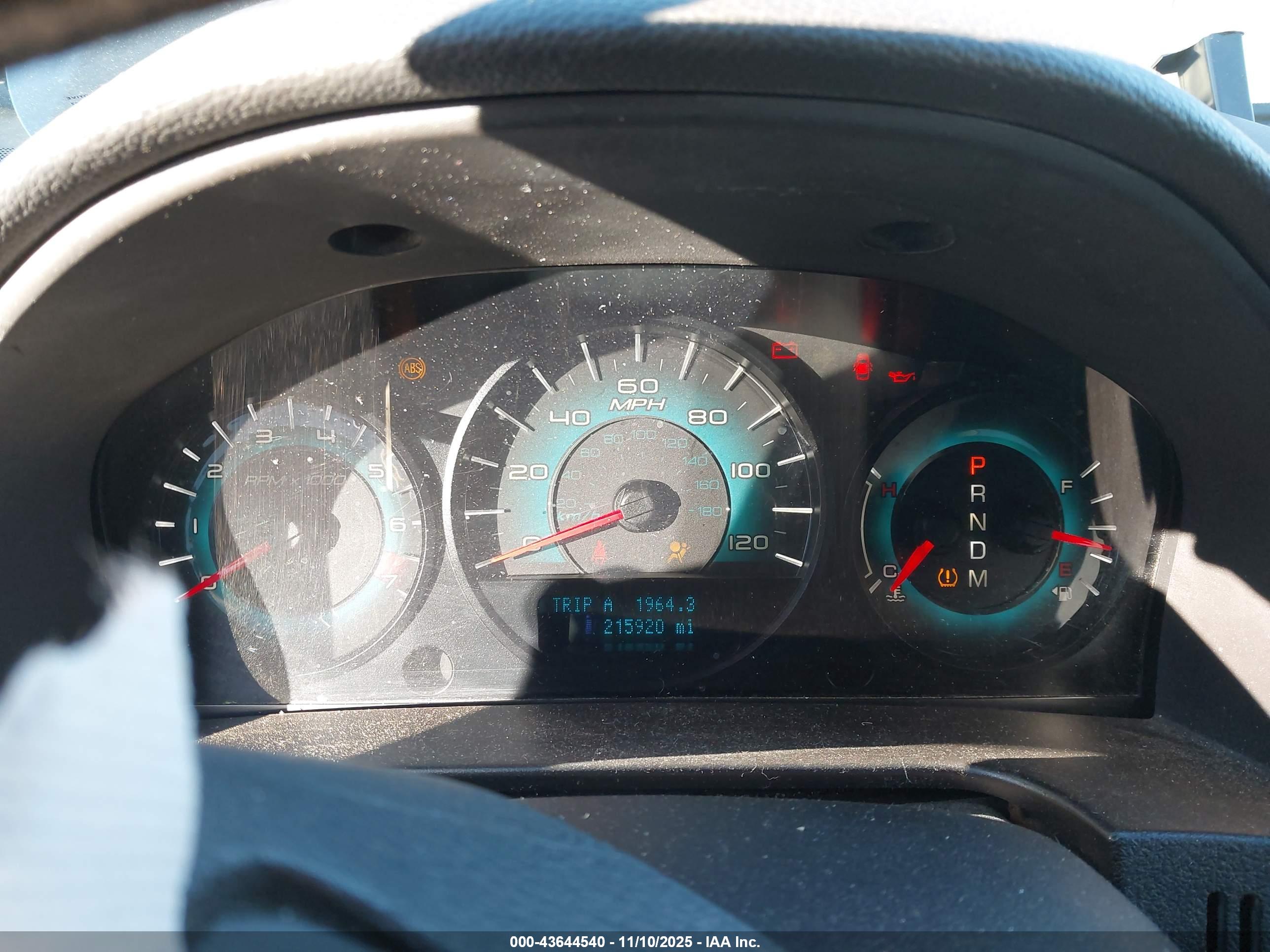 FORD FUSION image 7
