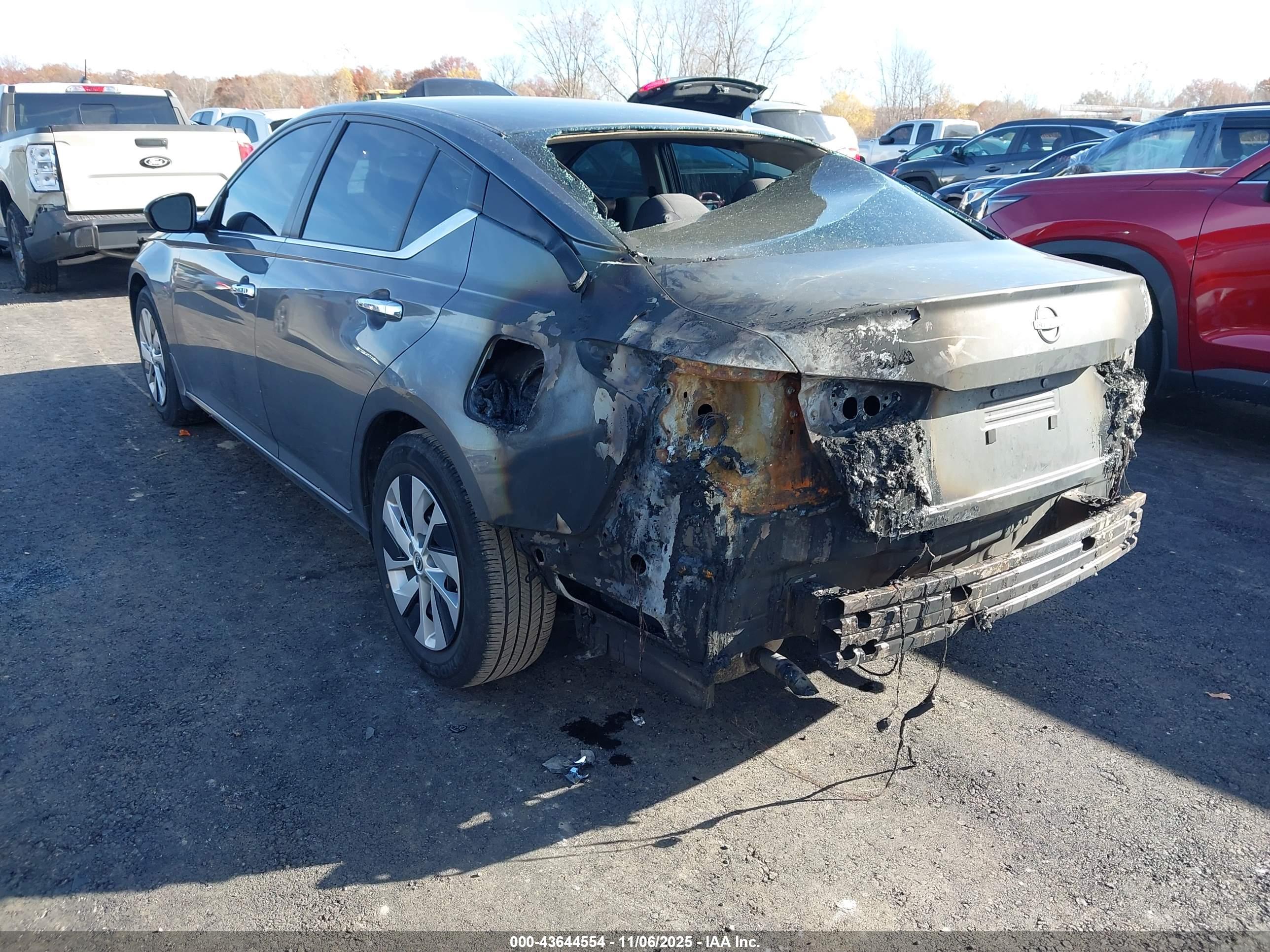 NISSAN ALTIMA image 3
