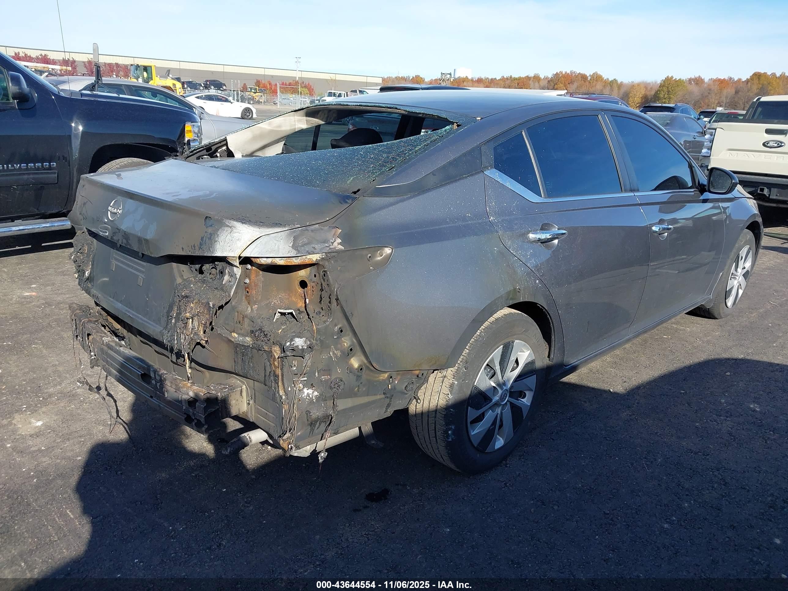 NISSAN ALTIMA image 4