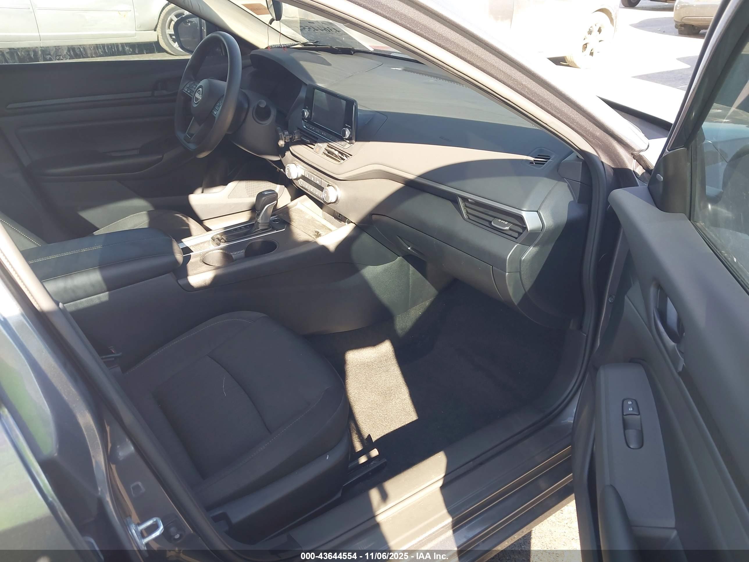 NISSAN ALTIMA image 5