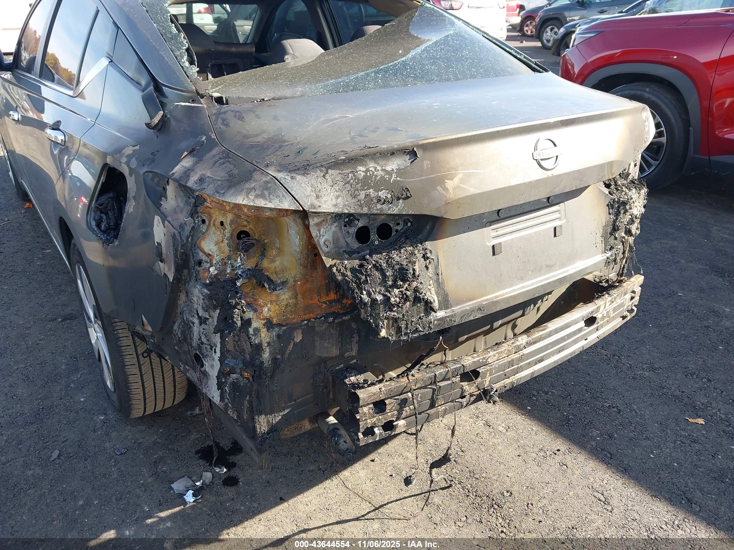 NISSAN ALTIMA image 6