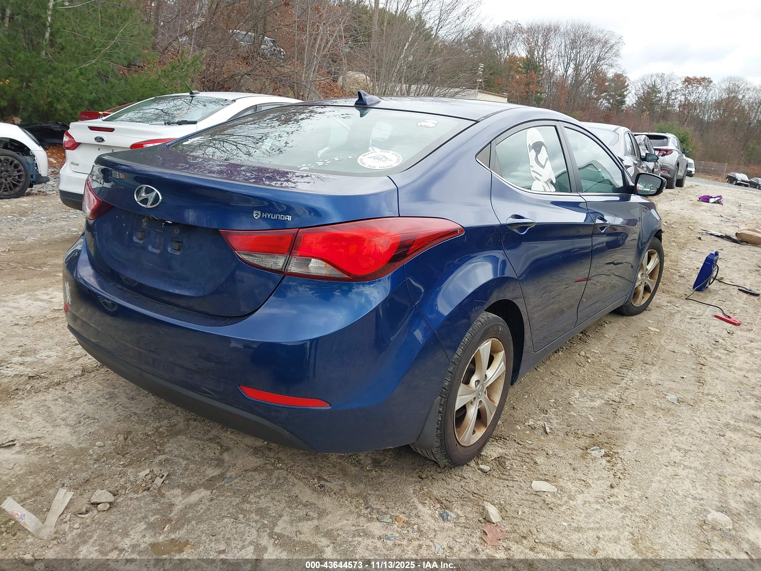 HYUNDAI ELANTRA image 4