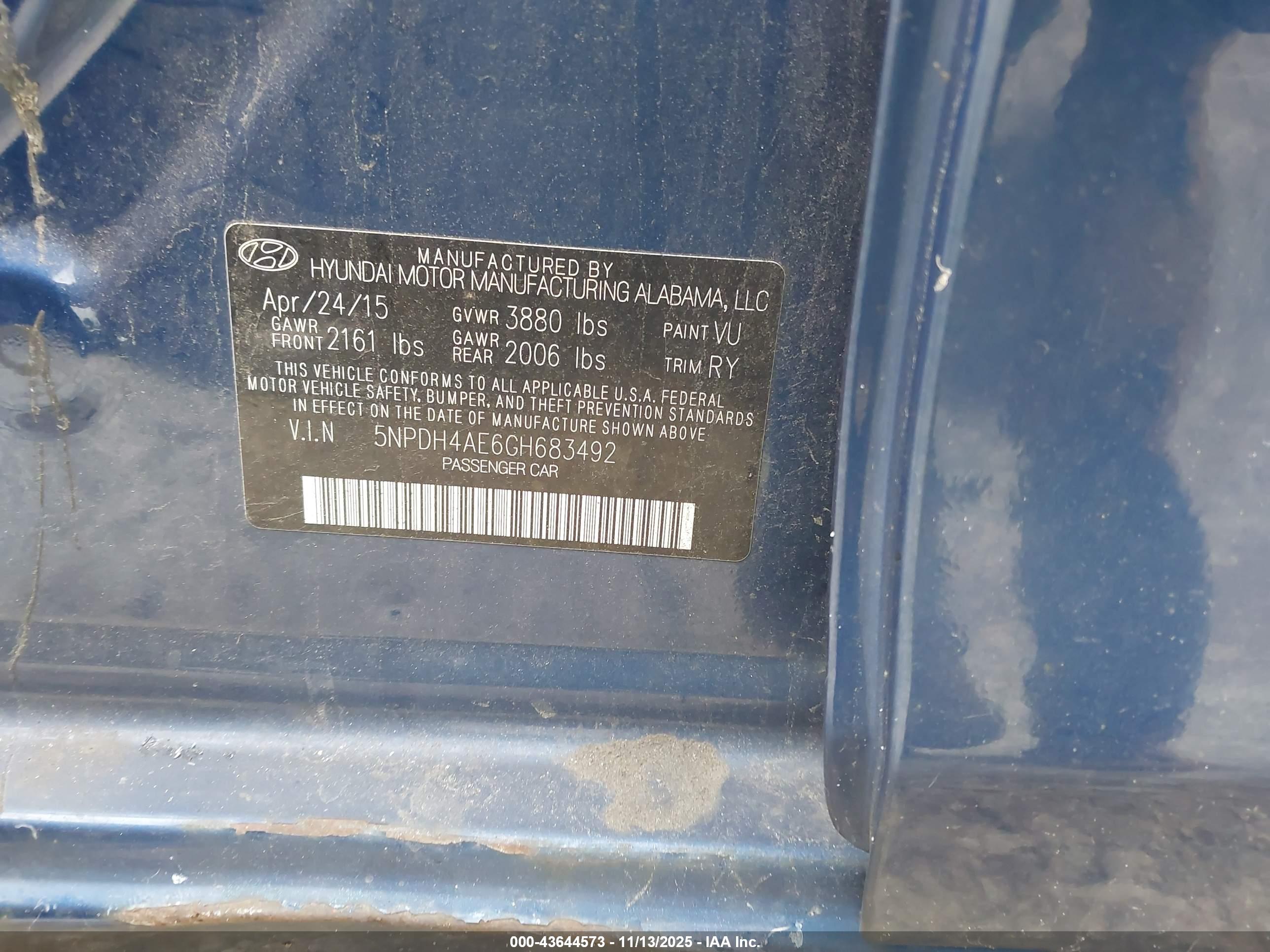 HYUNDAI ELANTRA image 9