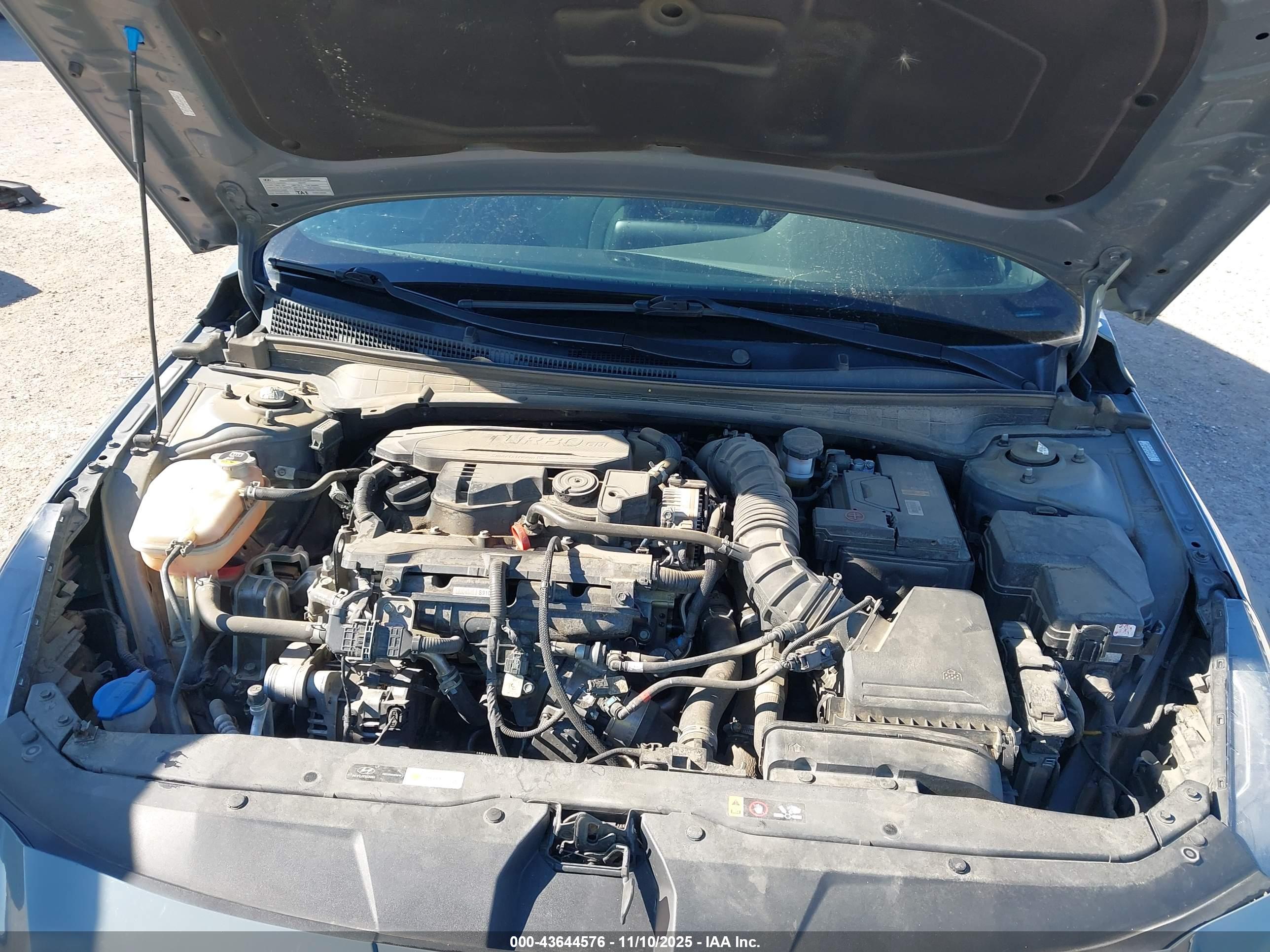 HYUNDAI ELANTRA image 10