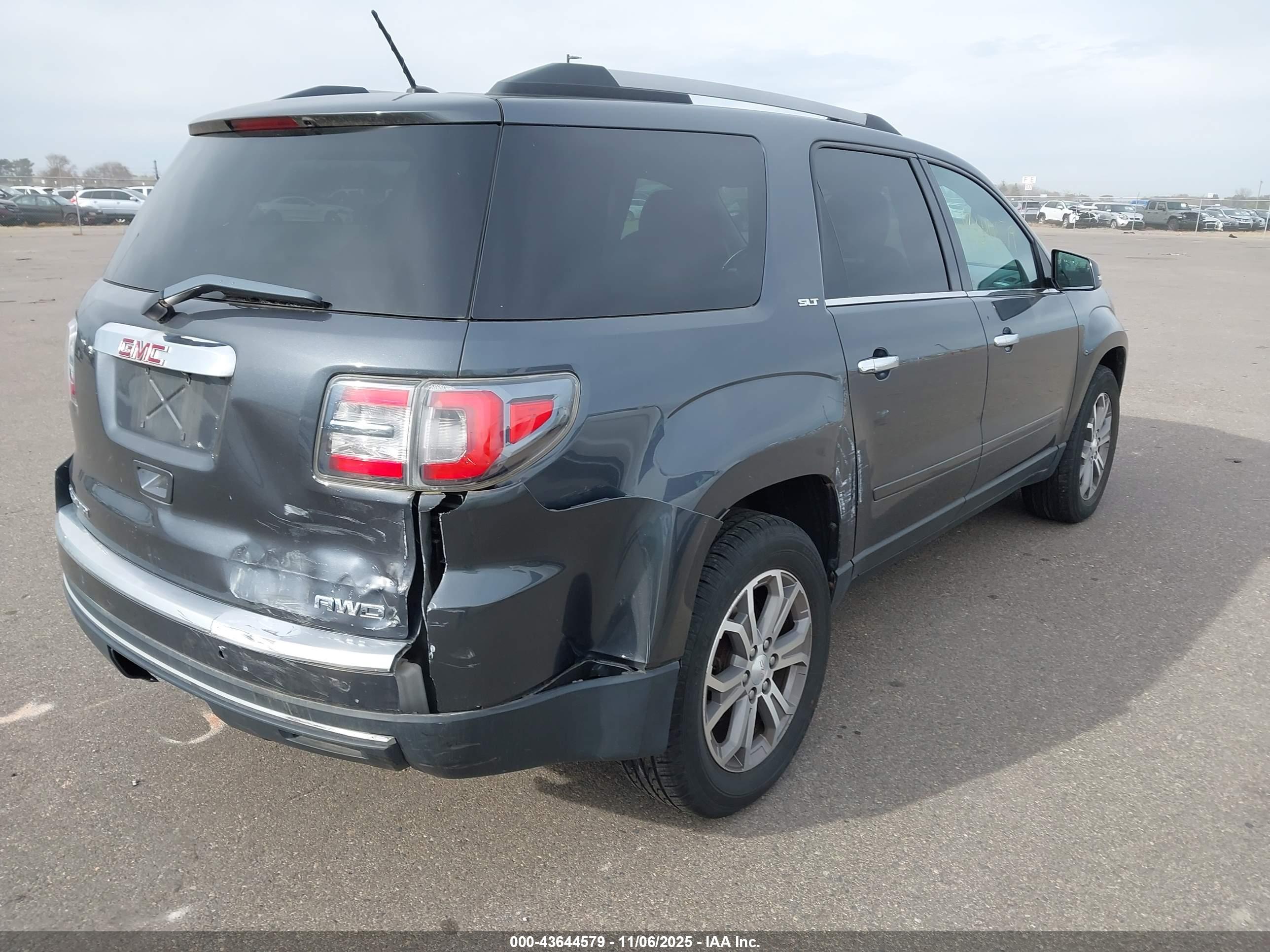 GMC ACADIA image 4