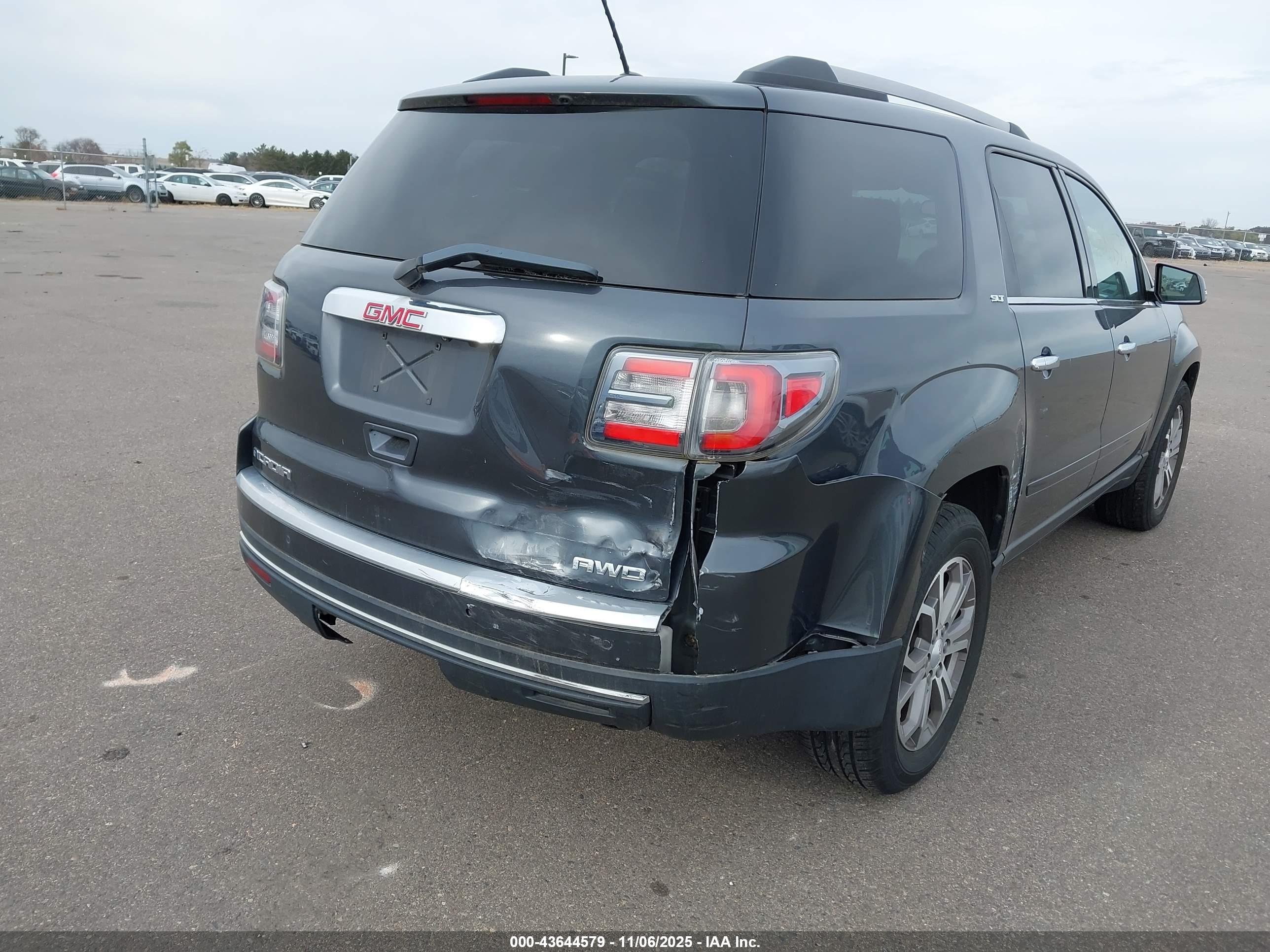GMC ACADIA image 6