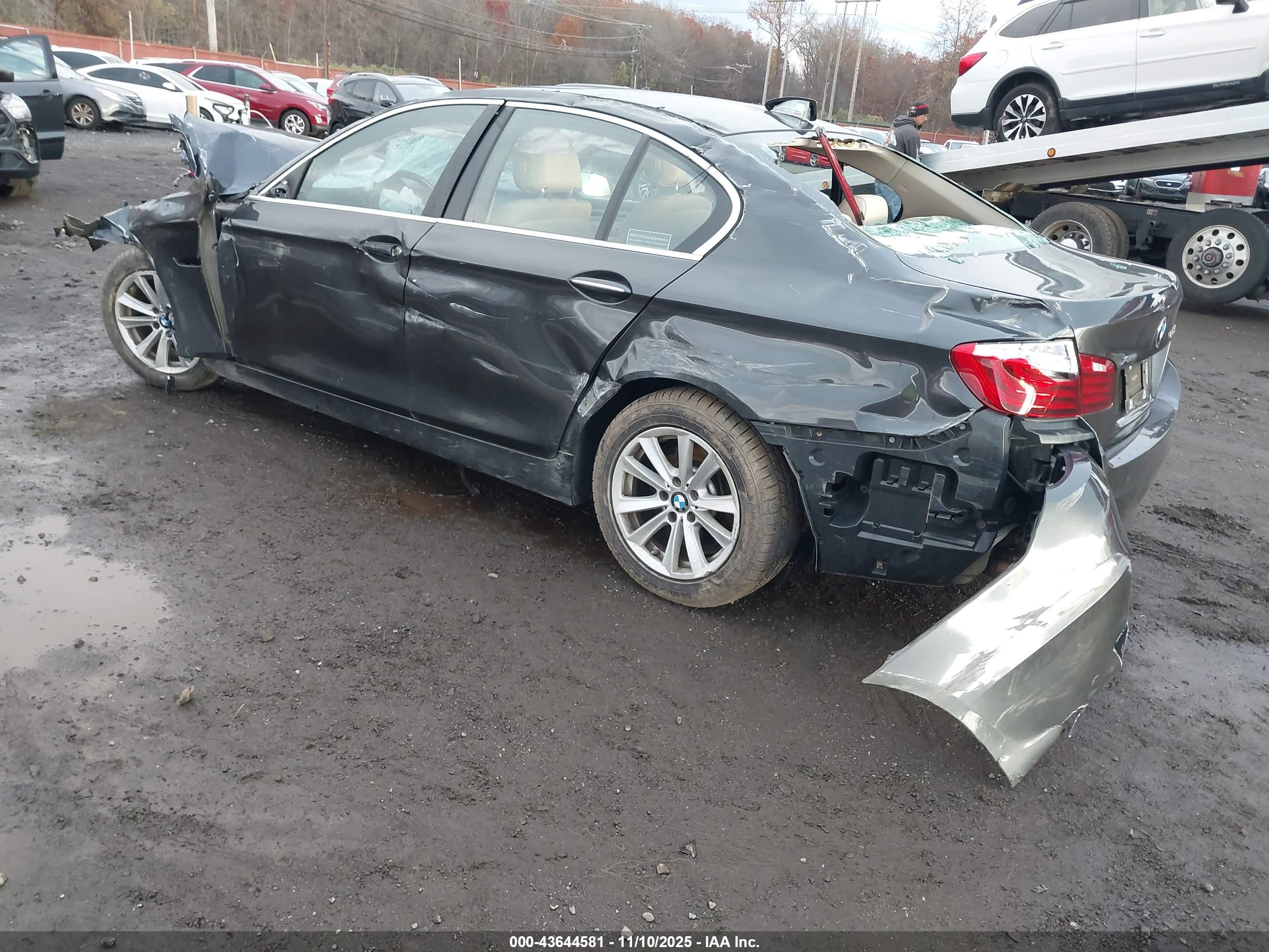 BMW 528I image 3