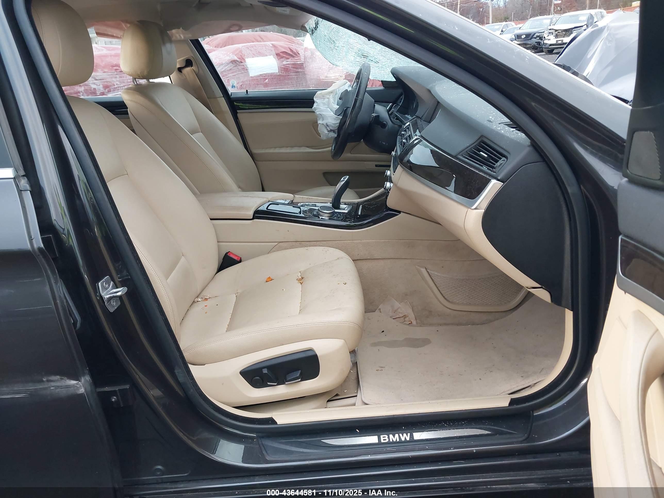 BMW 528I image 5
