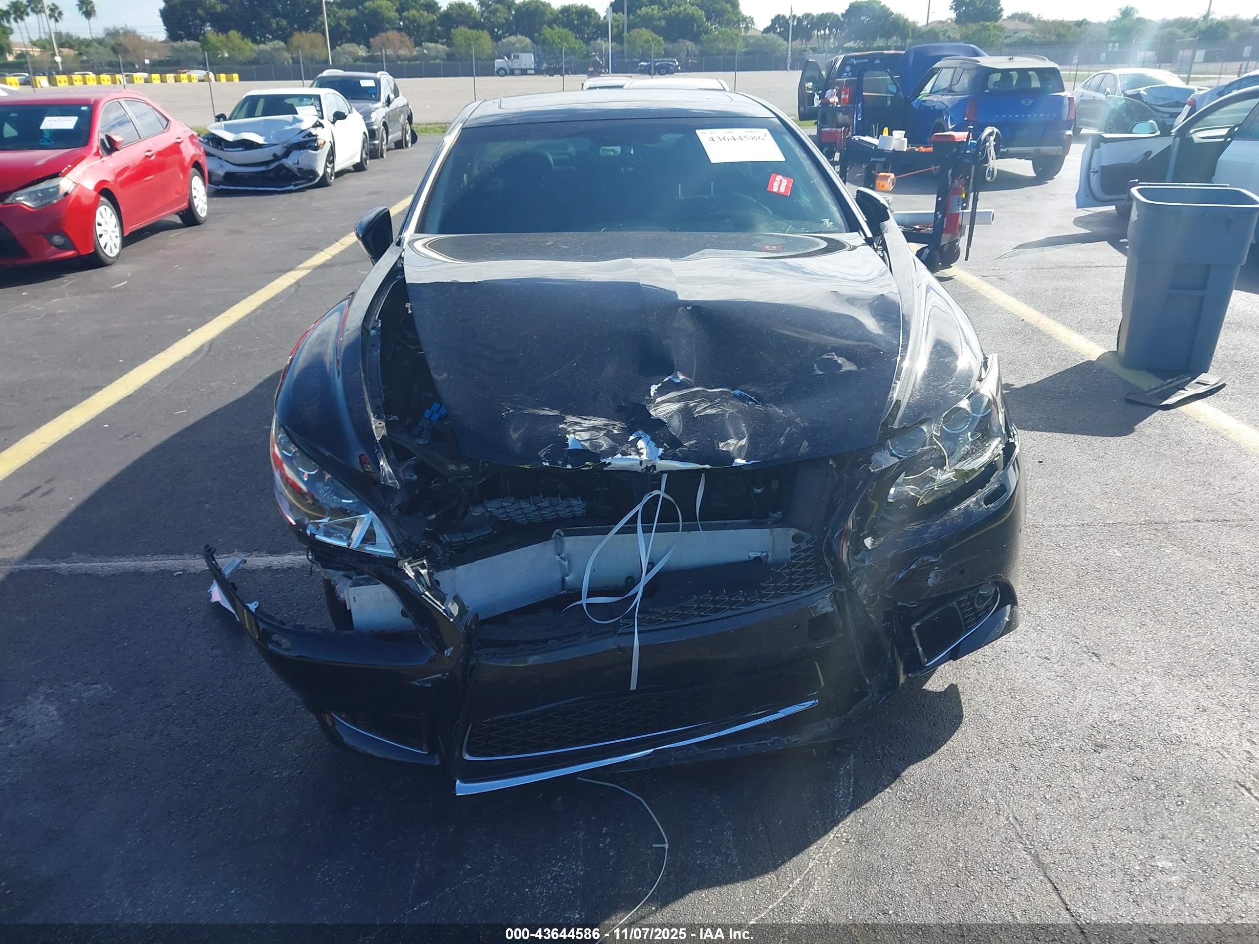 LEXUS LS image 6