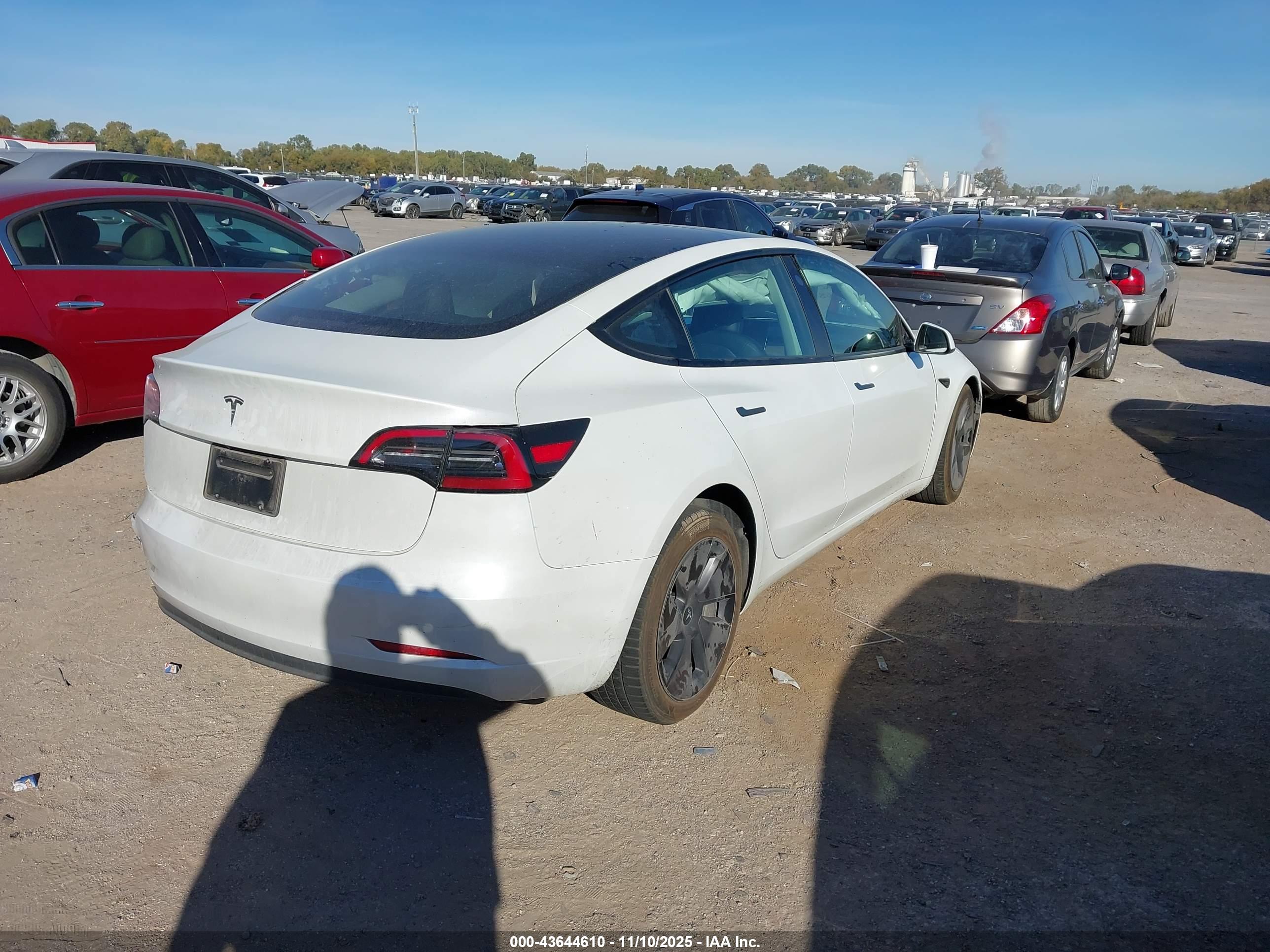 TESLA MODEL image 4