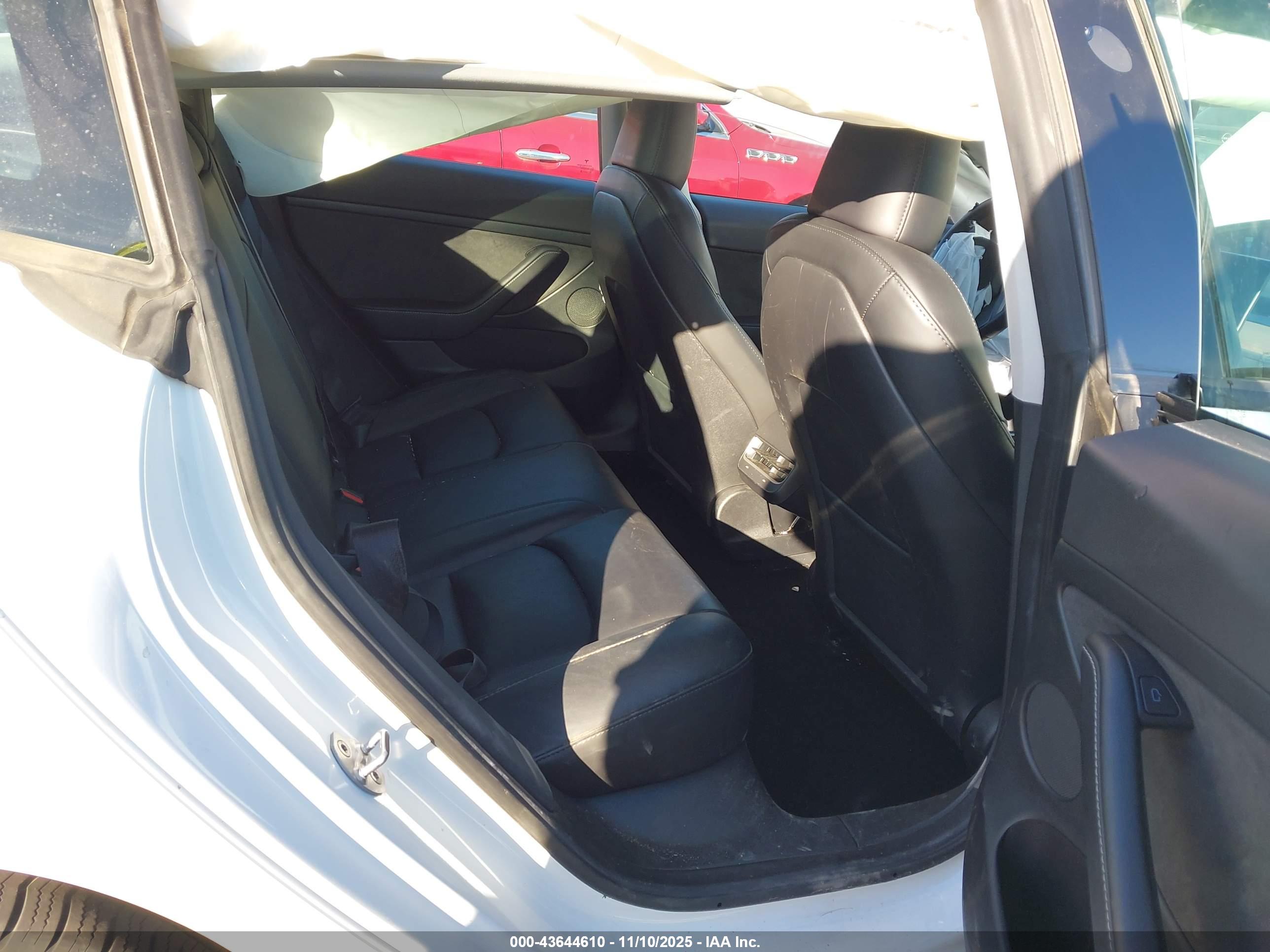 TESLA MODEL image 8