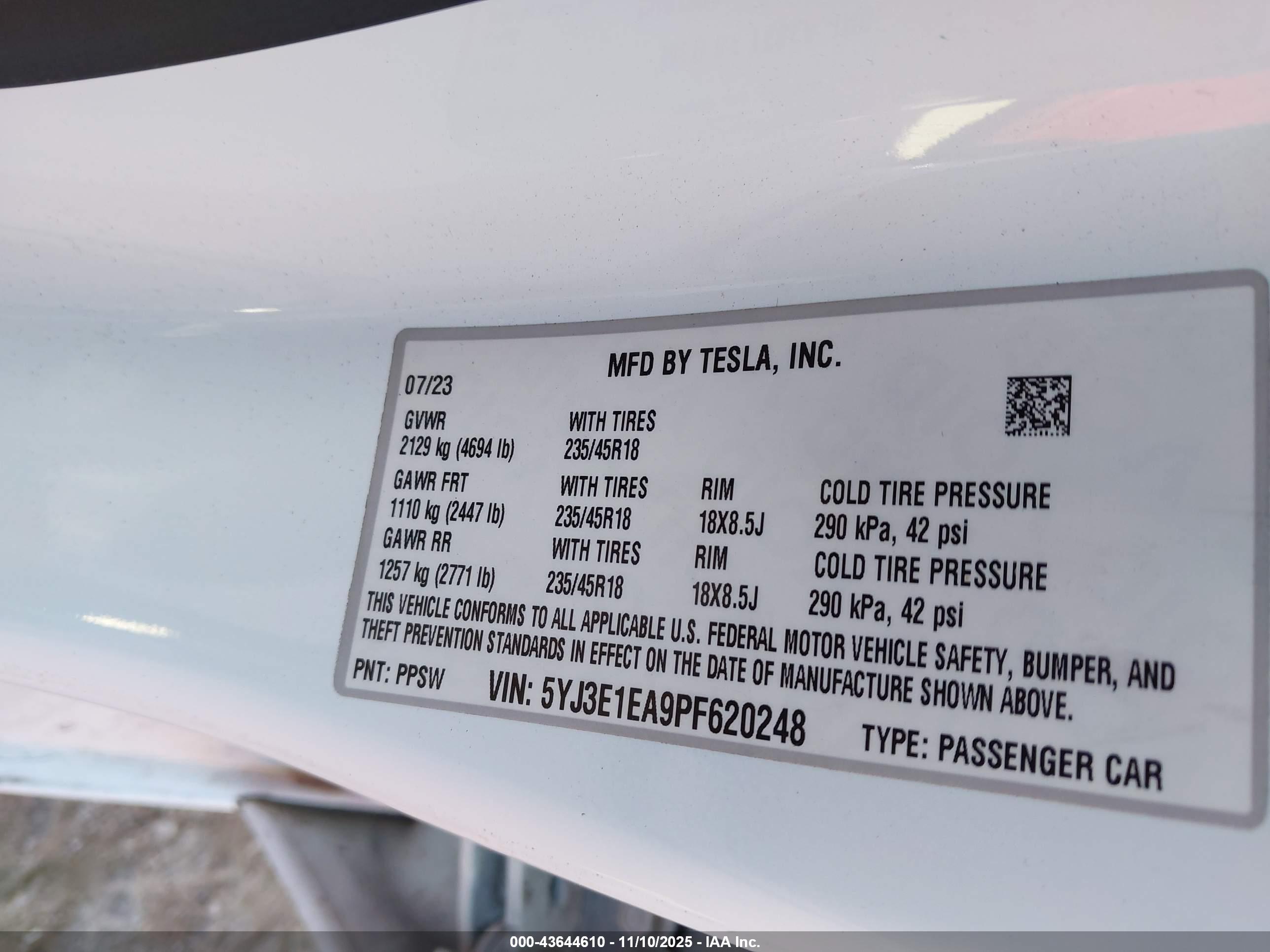 TESLA MODEL image 9